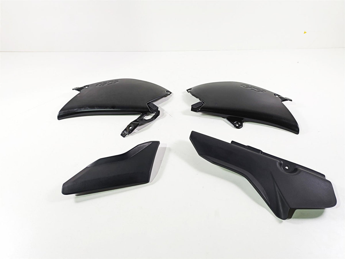 2006 BMW R1200GS K255 Adv Between Leg Side Cover Set 46637698234 46637727269 {{ shop.shopifyCountryName }} - Mototech271