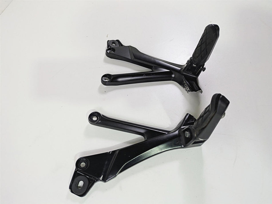2023 Suzuki GSX1300 RR Hayabusa Rear Passenger Footpeg Set - Read 3600-10L00 {{ shop.shopifyCountryName }} - Mototech271