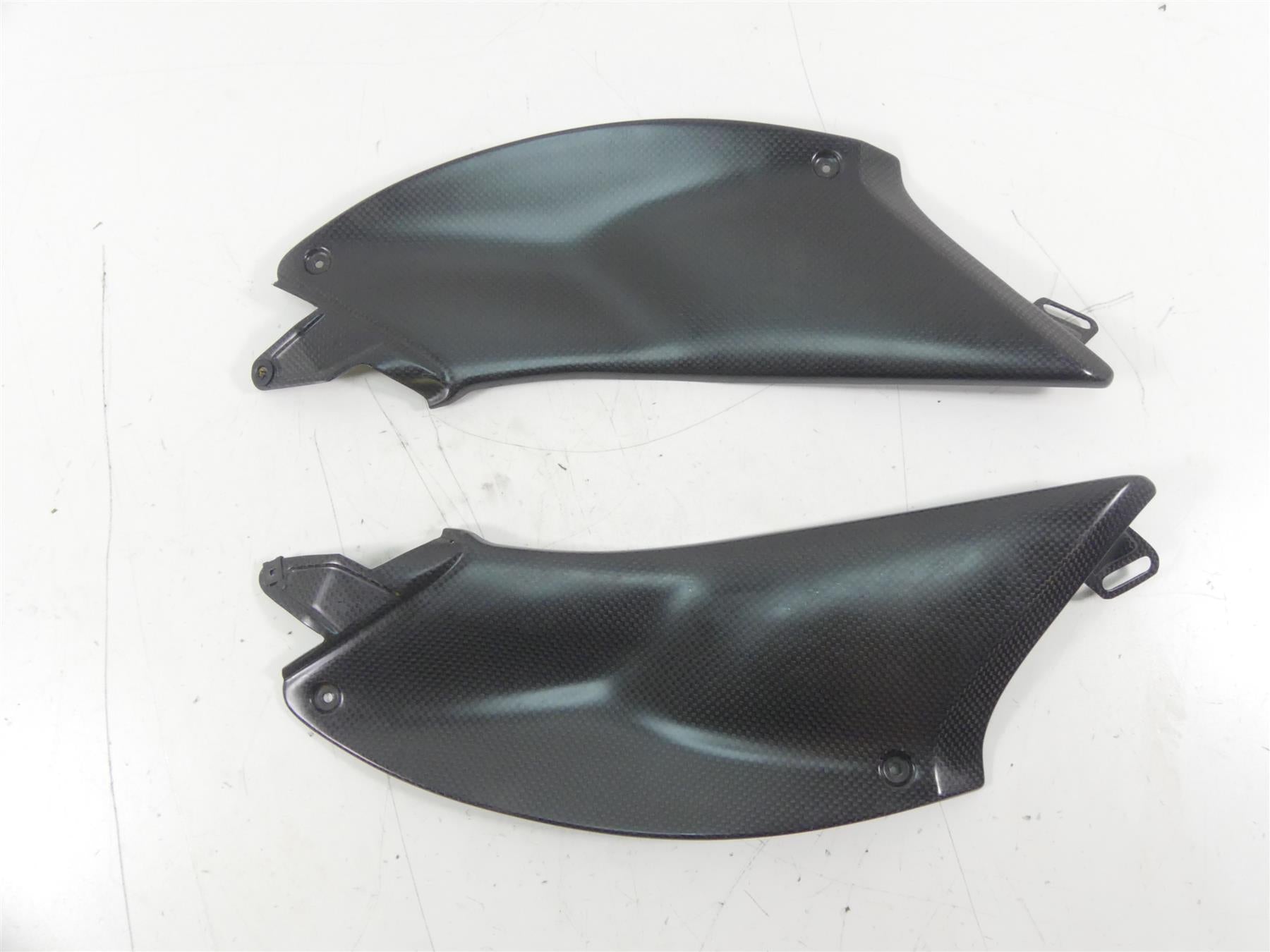 2015 Ducati Diavel Carbon Red Fiber Under Tank Knee Cover Fairing Set 48015241A {{ shop.shopifyCountryName }} - Mototech271