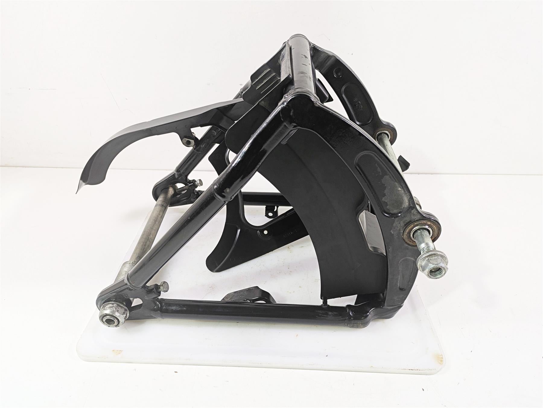 2014 Harley FLS Softail Slim Rear Swingarm Swing Arm & Guards 47573-11BHP