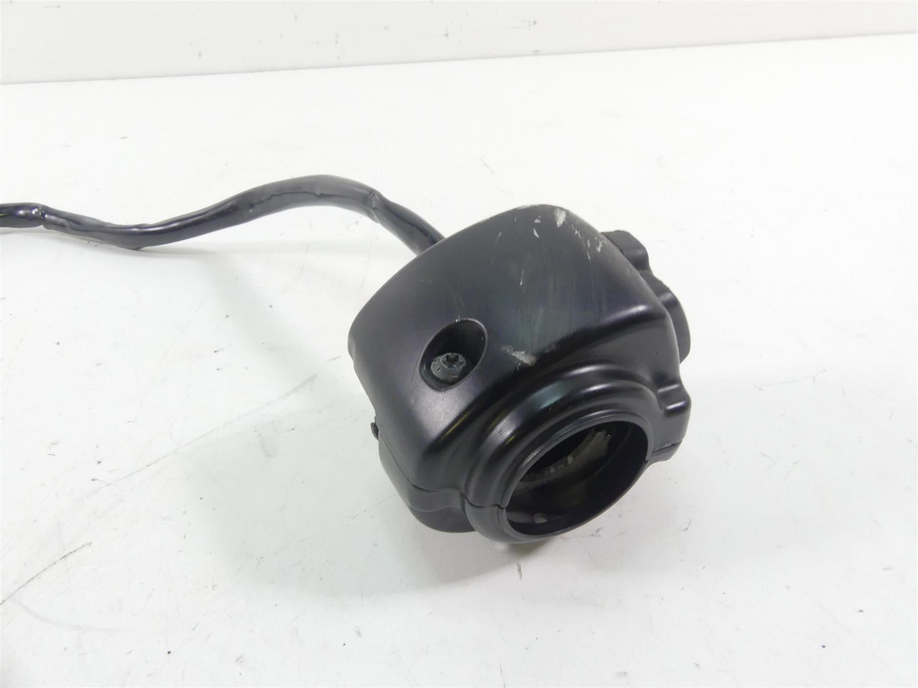2011 Harley VRSCF Muscle Rod Left Hand Turn Signal Light Control Switch 71682-06 {{ shop.shopifyCountryName }} - Mototech271