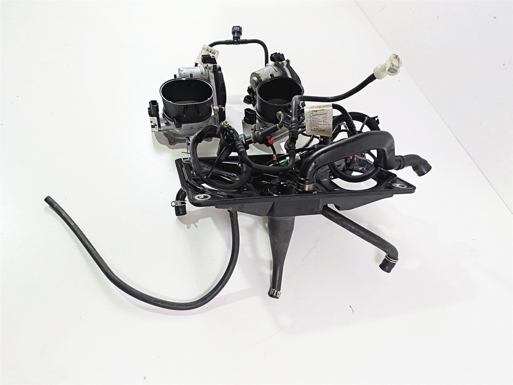 2022 Ducati Streetfighter V2 Throttle Bodies & Air Box Set 44212343B 28241121A {{ shop.shopifyCountryName }} - Mototech271