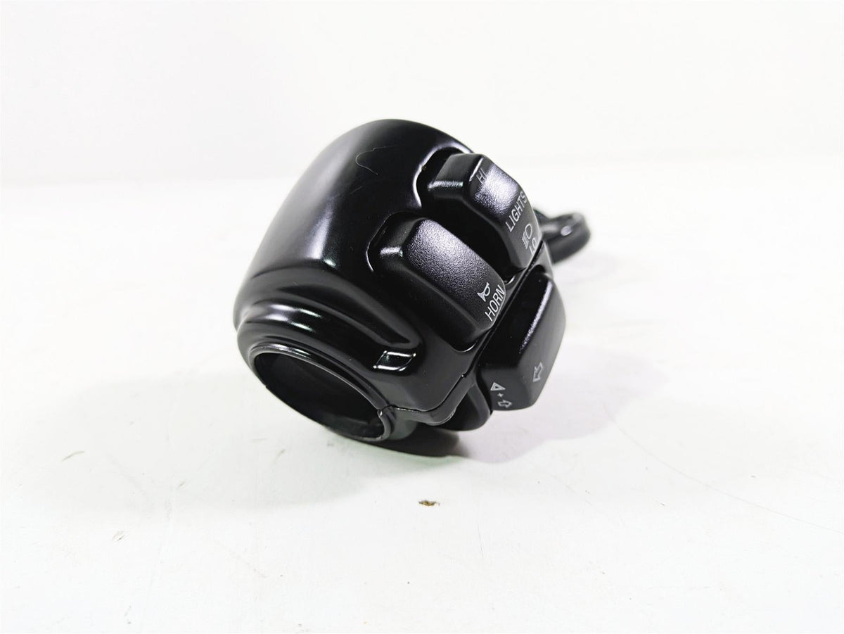 2006 Harley VRSCR Street V-Rod Left Hand Control Switch 71682-06A 71685-06A {{ shop.shopifyCountryName }} - Mototech271