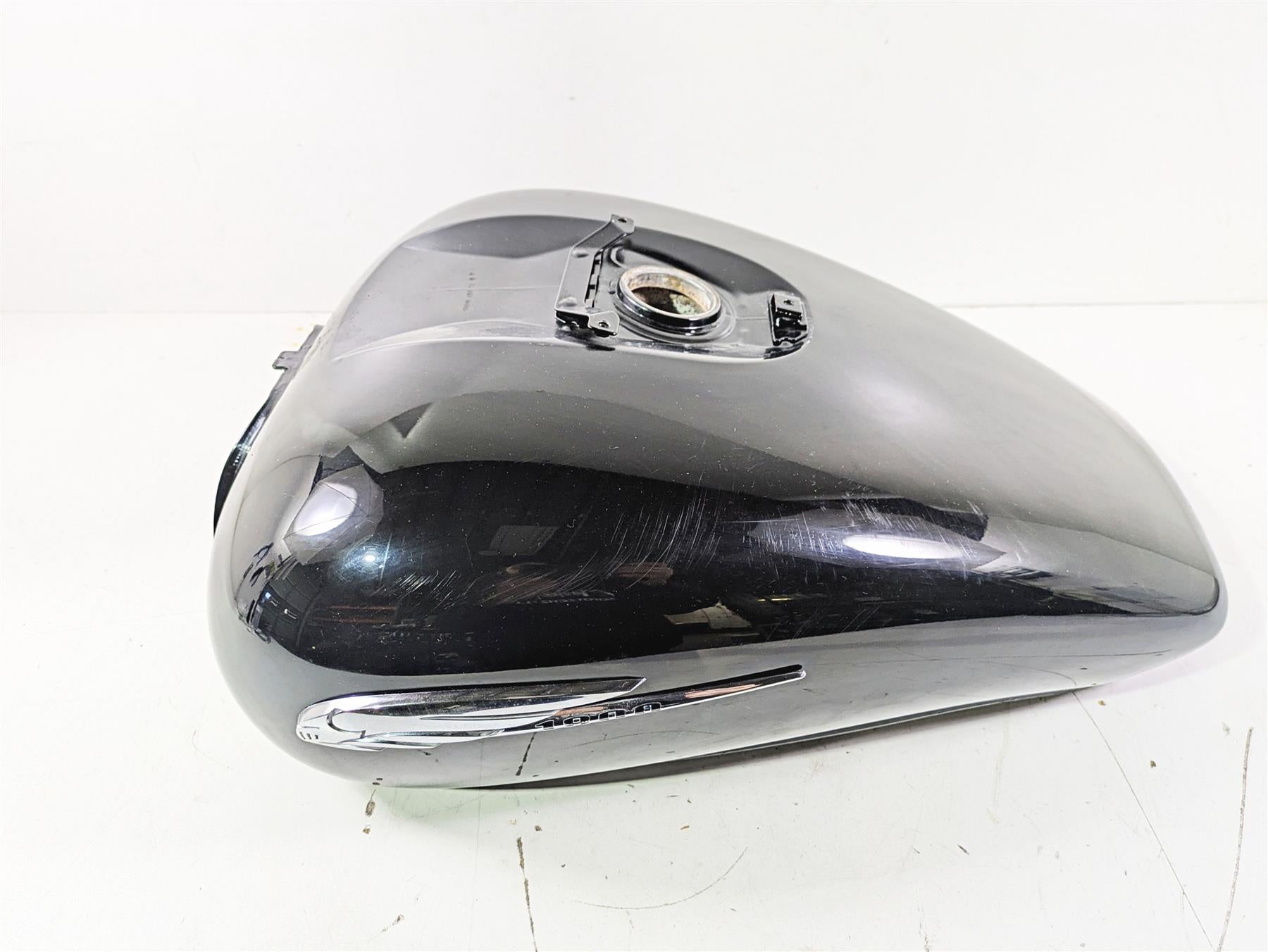 2002 Honda V-Twin VTX1800 C Fuel Gas Petrol Tank - No Dents - Read 17520-MCH