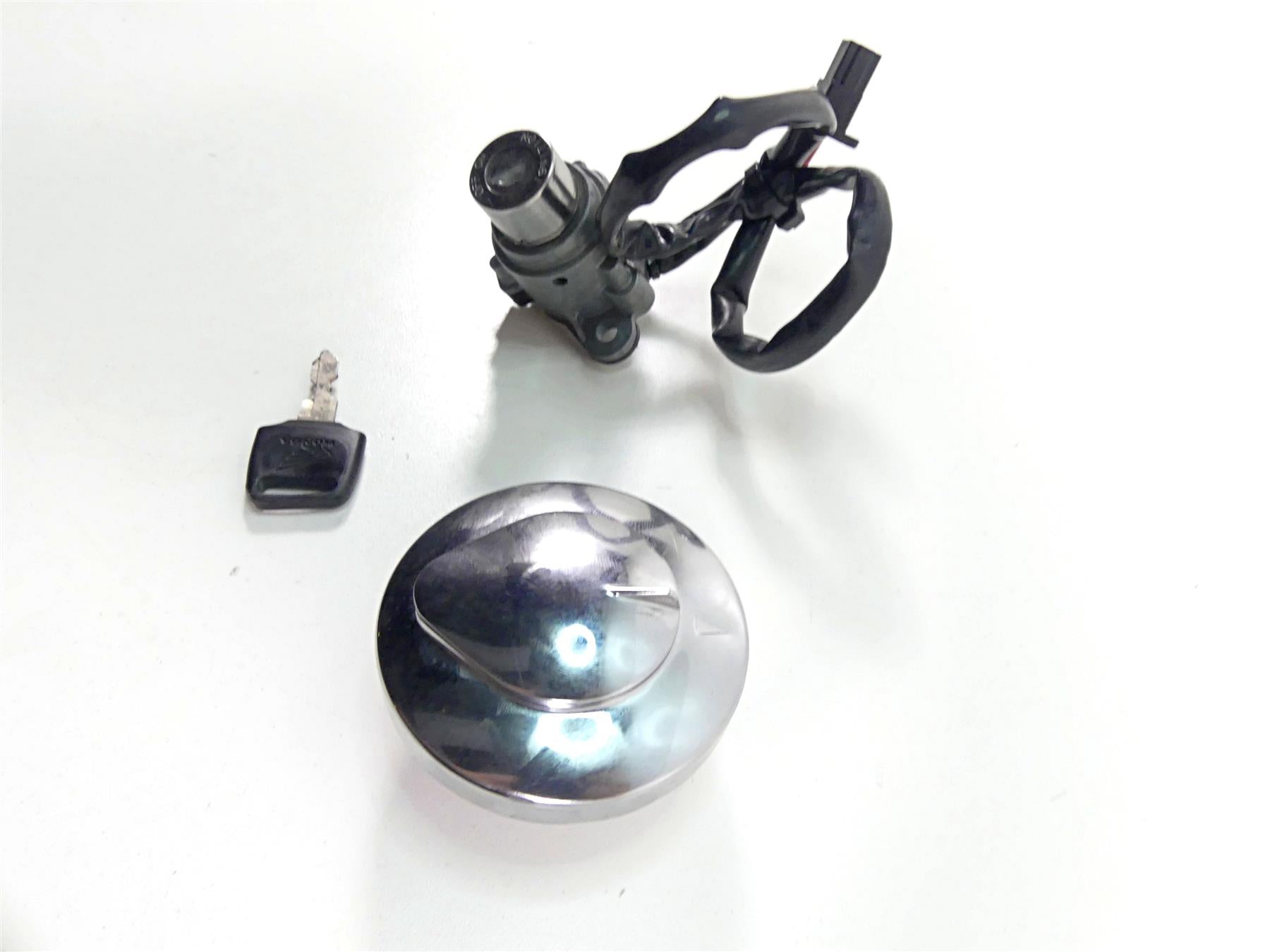 2010 Honda VT1300 CR Stateline Ignition Switch Key Lock Set 35010-MFR-670 {{ shop.shopifyCountryName }} - Mototech271