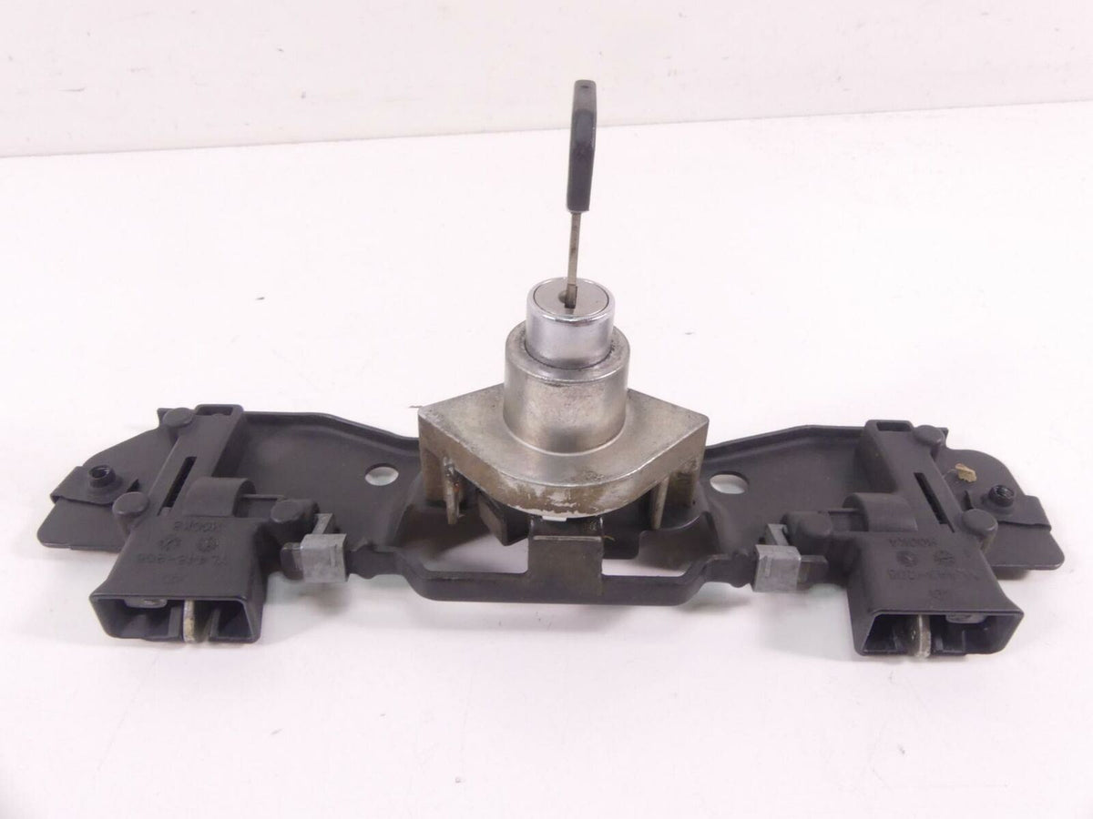 2010 Victory Vision Tour Ignition Switch Key Luggage Seat Lock Set 1015274 {{ shop.shopifyCountryName }} - Mototech271