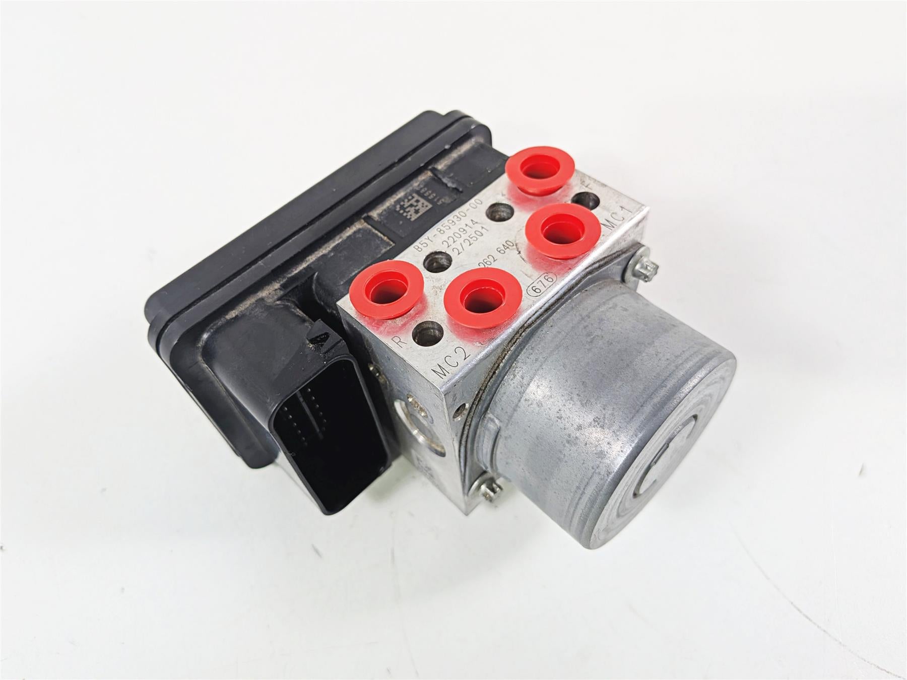 2023 Yamaha MT10 MTN1000 Abs Brake Pump Unit Module B5Y-85930-00 {{ shop.shopifyCountryName }} - Mototech271
