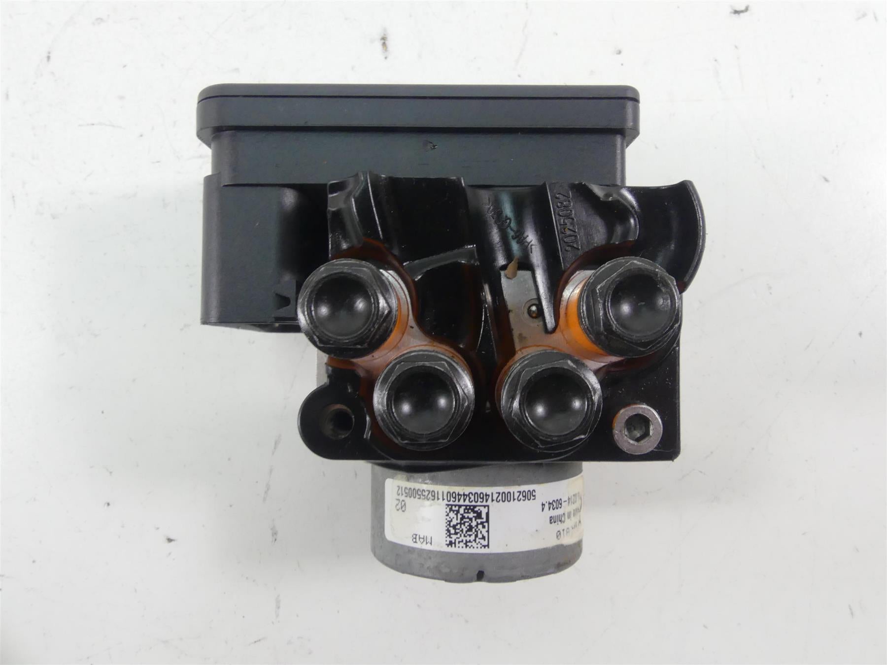 2017 Triumph Thruxton 1200 R Abs Brake Pump Module Unit T2021931 {{ shop.shopifyCountryName }} - Mototech271