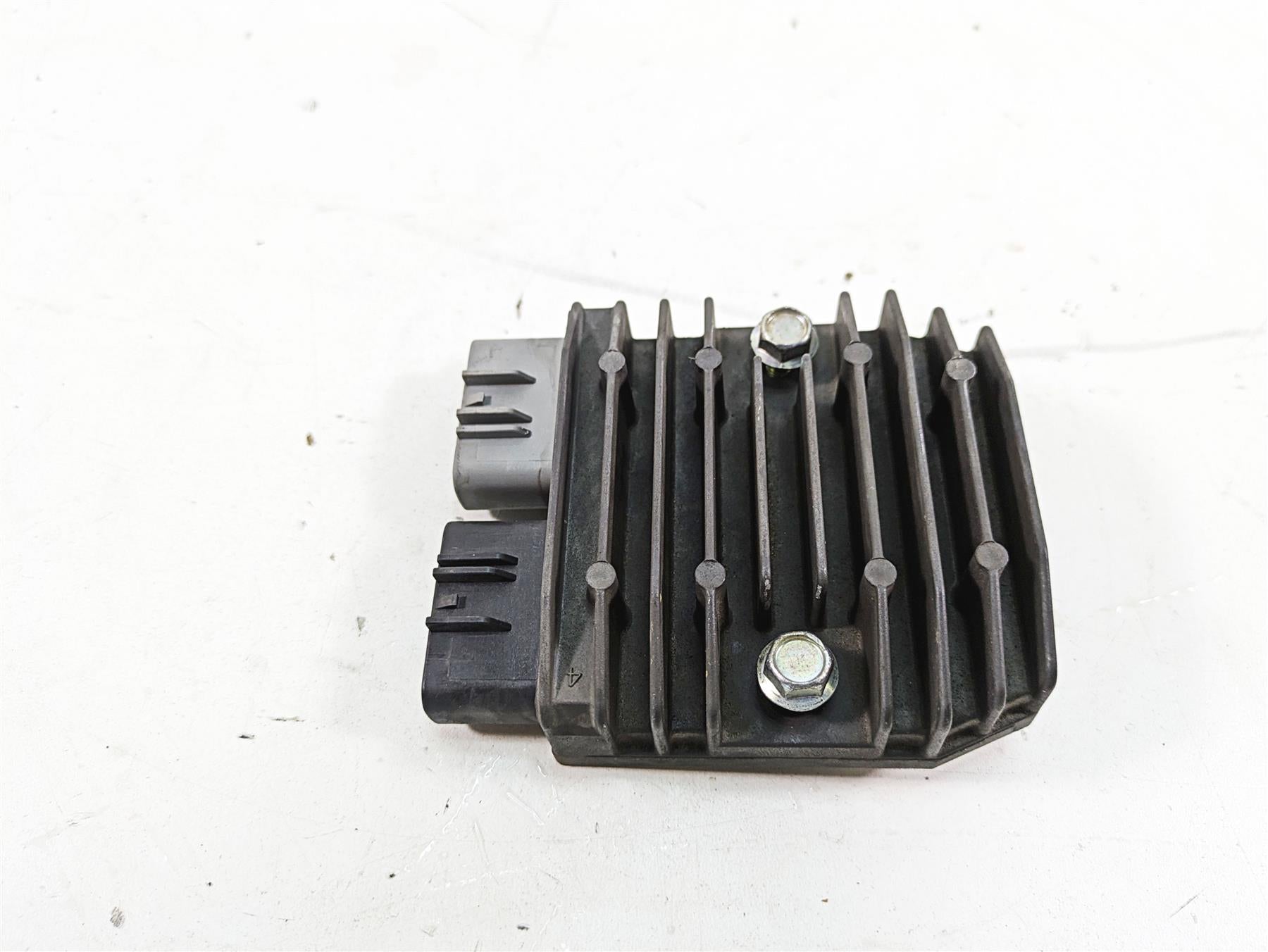 2007 Yamaha R1 YZFR1 Rectifier Voltage Regulator FH012AA 1D7-81960-00-00 {{ shop.shopifyCountryName }} - Mototech271