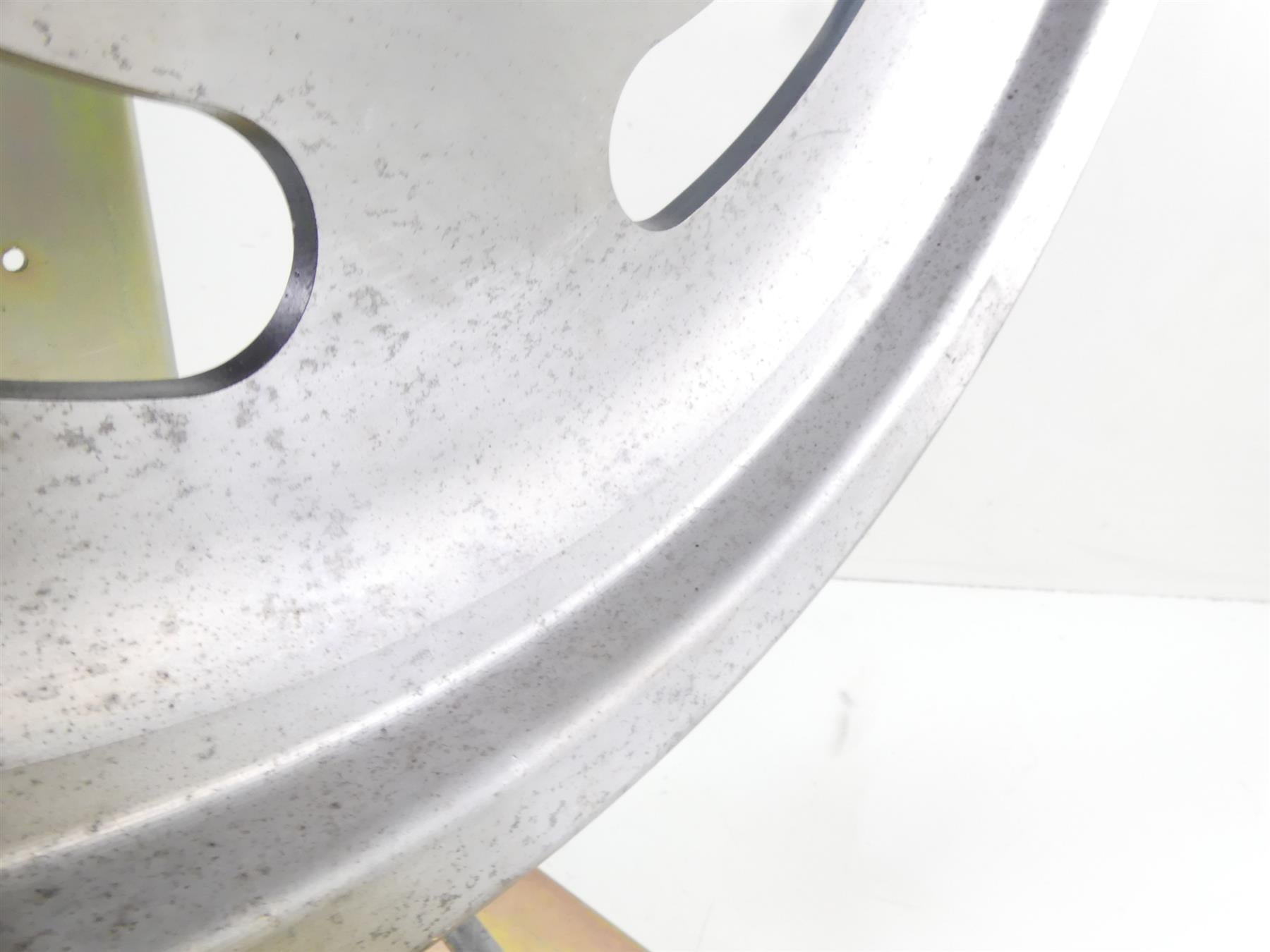 2006 Harley VRSCD Night V Rod Front Cast Wheel Rim 19x3 - Read 40868-06 {{ shop.shopifyCountryName }} - Mototech271