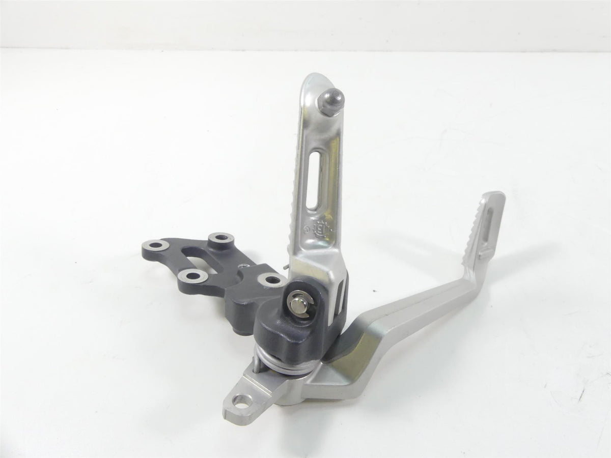 2015 Triumph 1050 Speed Triple R Front Right Footpeg & Brake Pedal T2081752 {{ shop.shopifyCountryName }} - Mototech271