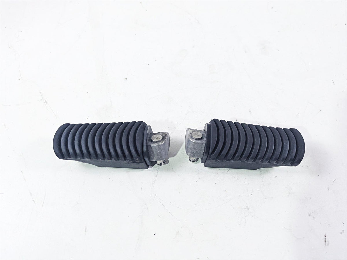 2010 BMW R1200GS K25 Rear Passenger Foot Pegs Footpeg 46712310403 46712310404 {{ shop.shopifyCountryName }} - Mototech271