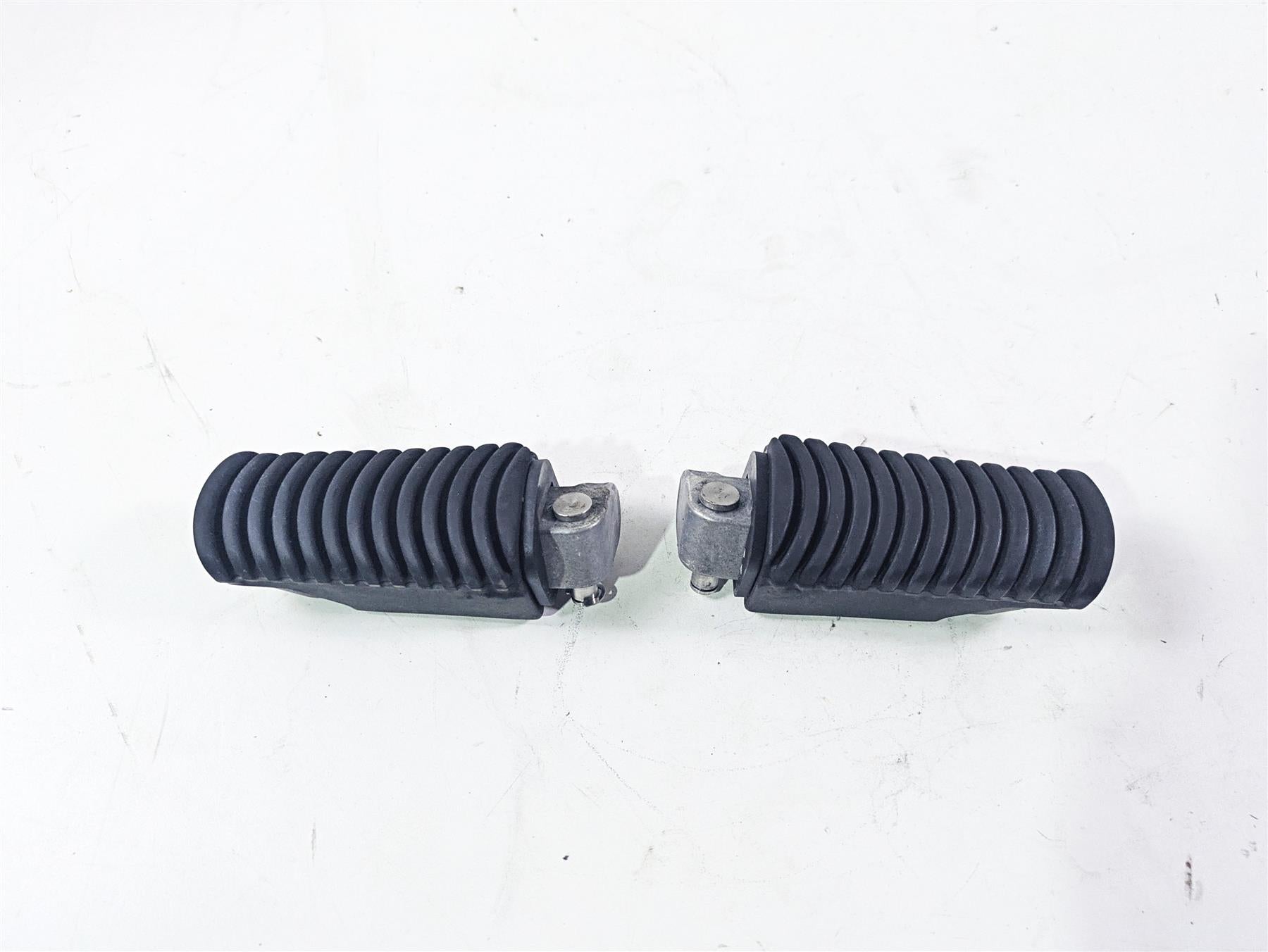 2010 BMW R1200GS K25 Rear Passenger Foot Pegs Footpeg 46712310403 46712310404