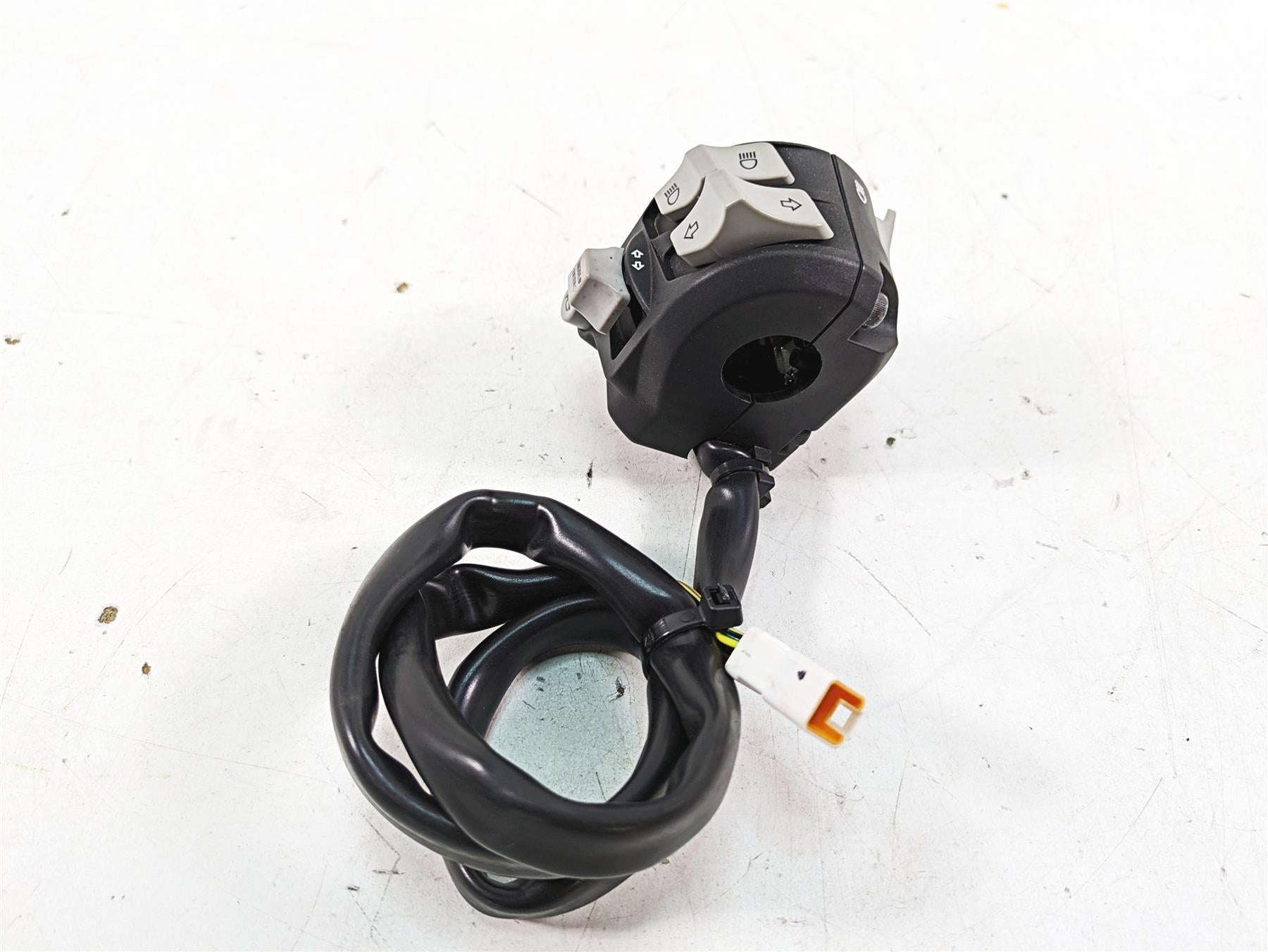 2020 Ducati Scrambler 1100 Sport Pro Left Hand Control Switch 65110242D {{ shop.shopifyCountryName }} - Mototech271