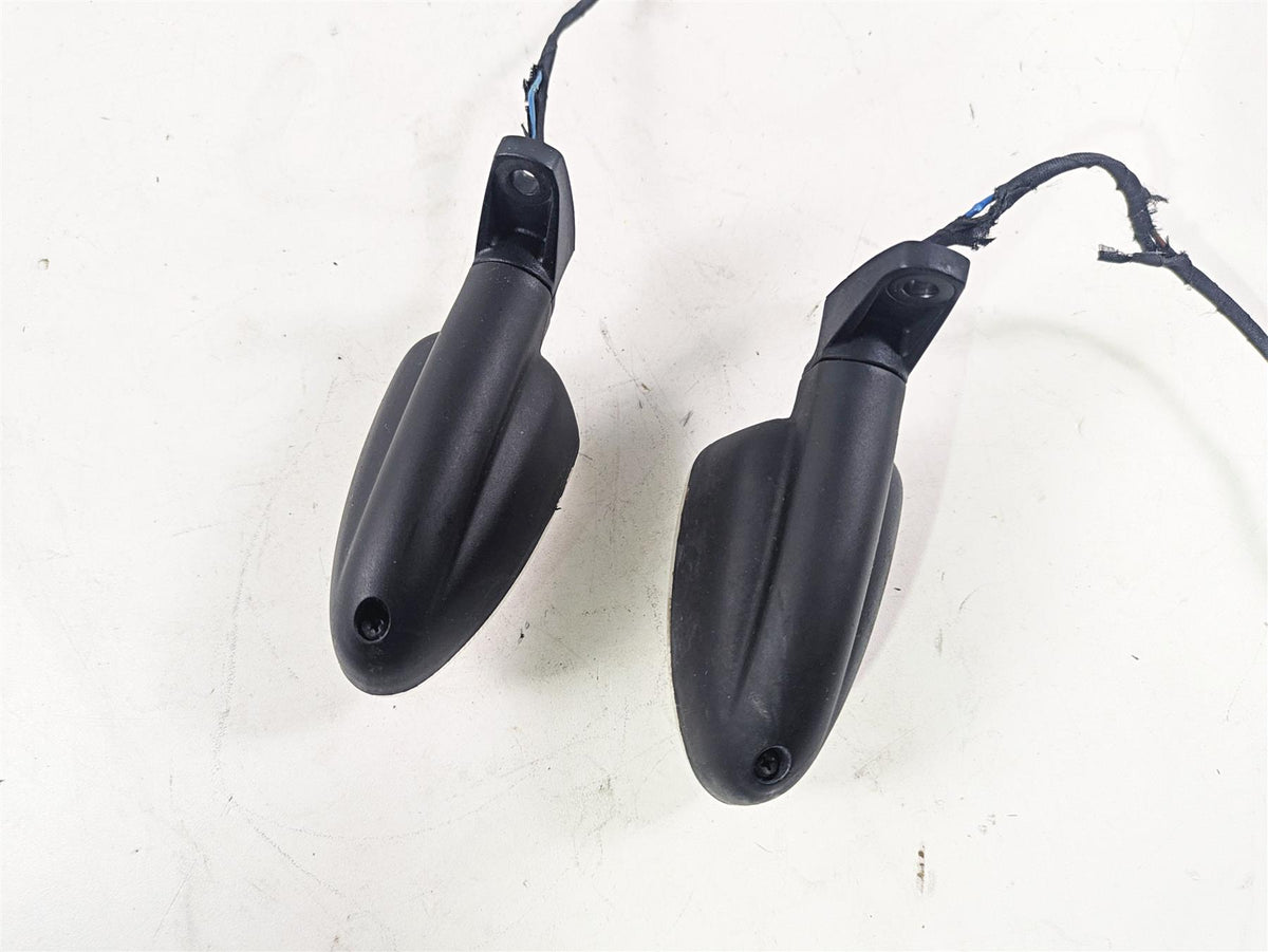 2010 BMW R1200GS K25 Rear Binker Turn Signal Set - Read 63137667771 {{ shop.shopifyCountryName }} - Mototech271