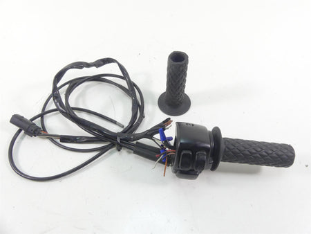 2009 Harley XR1200 Sportster Right Control Switch + Throttle - Read 71684-06A {{ shop.shopifyCountryName }} - Mototech271