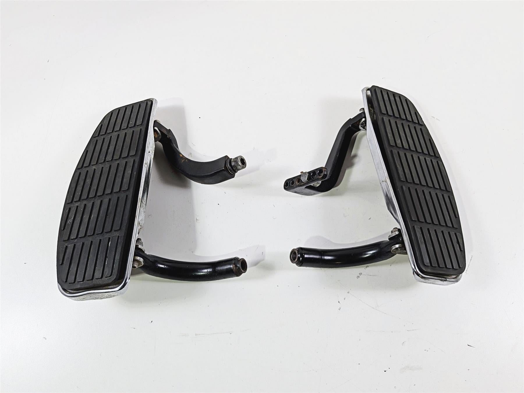 1993 Harley Touring FLHTCU Electra Glide Front Rider Floor Board Set 50621-79A {{ shop.shopifyCountryName }} - Mototech271