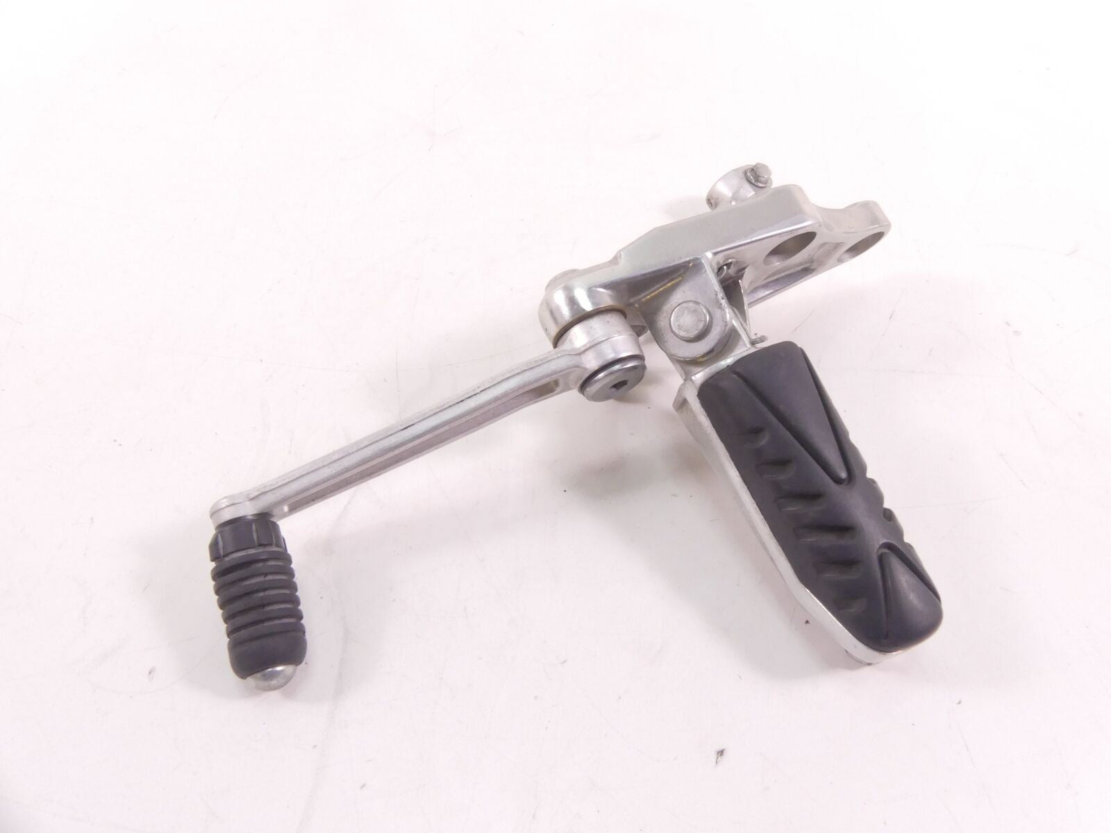 2014 Yamaha VMX17 V-Max 1700 Left Footpeg Foot Peg & Shifter Set 2S3-27442-00 {{ shop.shopifyCountryName }} - Mototech271
