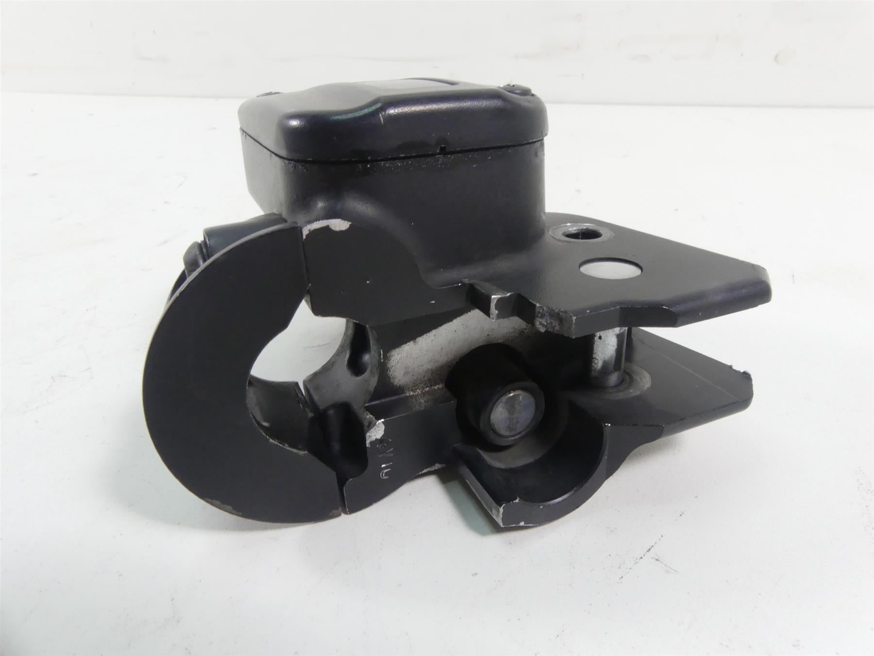 2015 Harley FLS Softail Slim Front 1/2" Brake Master Cylinder 41700233 {{ shop.shopifyCountryName }} - Mototech271