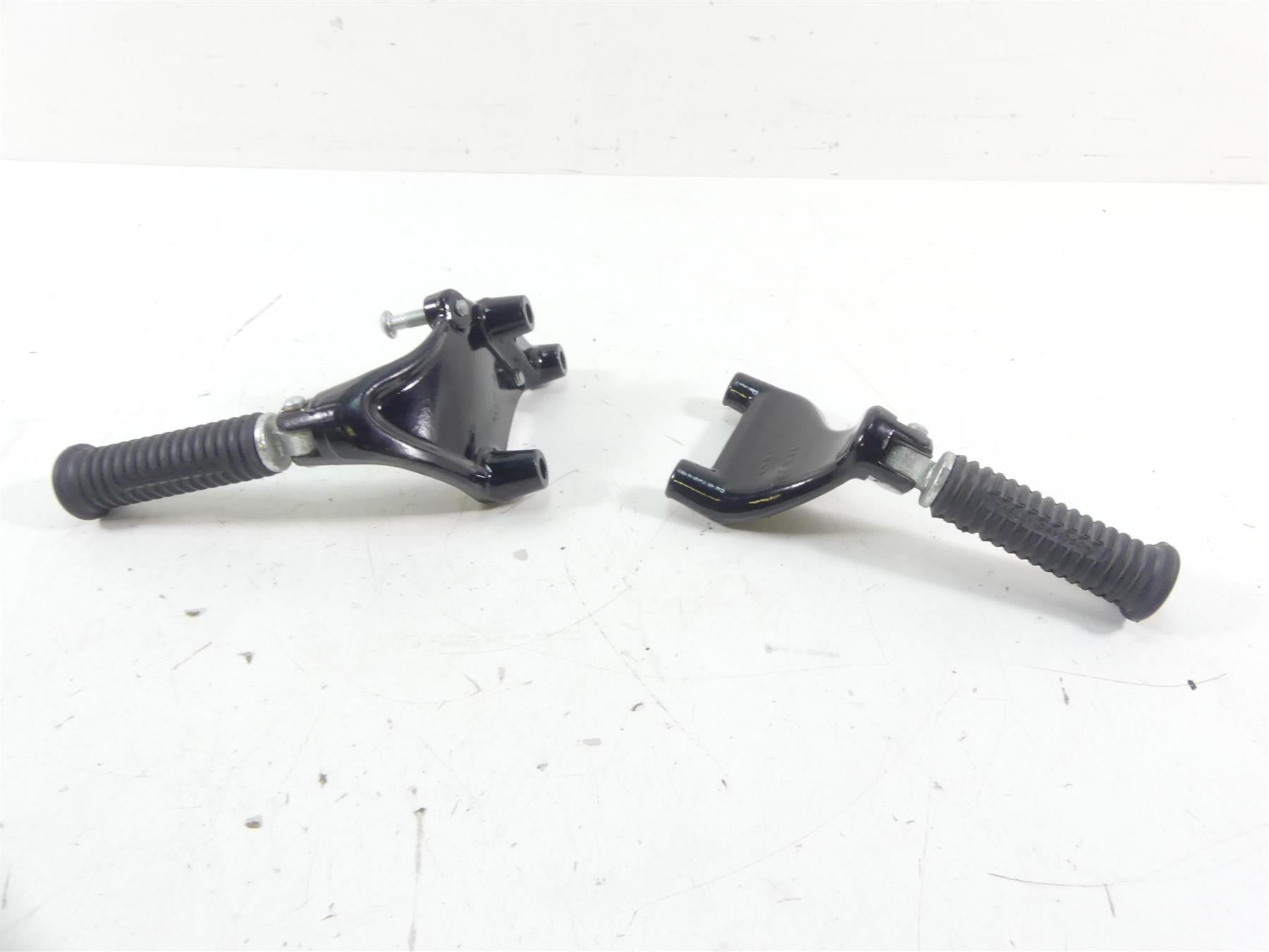 2020 Harley XL1200 CX Sportster Roadster Rear Passenger Footpeg Set 50500233 {{ shop.shopifyCountryName }} - Mototech271