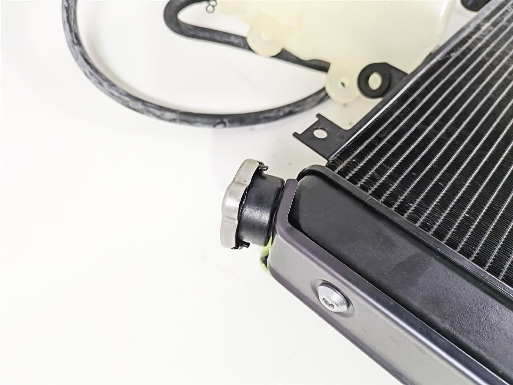 2022 Kawasaki ZR900RS Cafe Radiator Fan Reservoir Hoses Set 39061-0809 {{ shop.shopifyCountryName }} - Mototech271