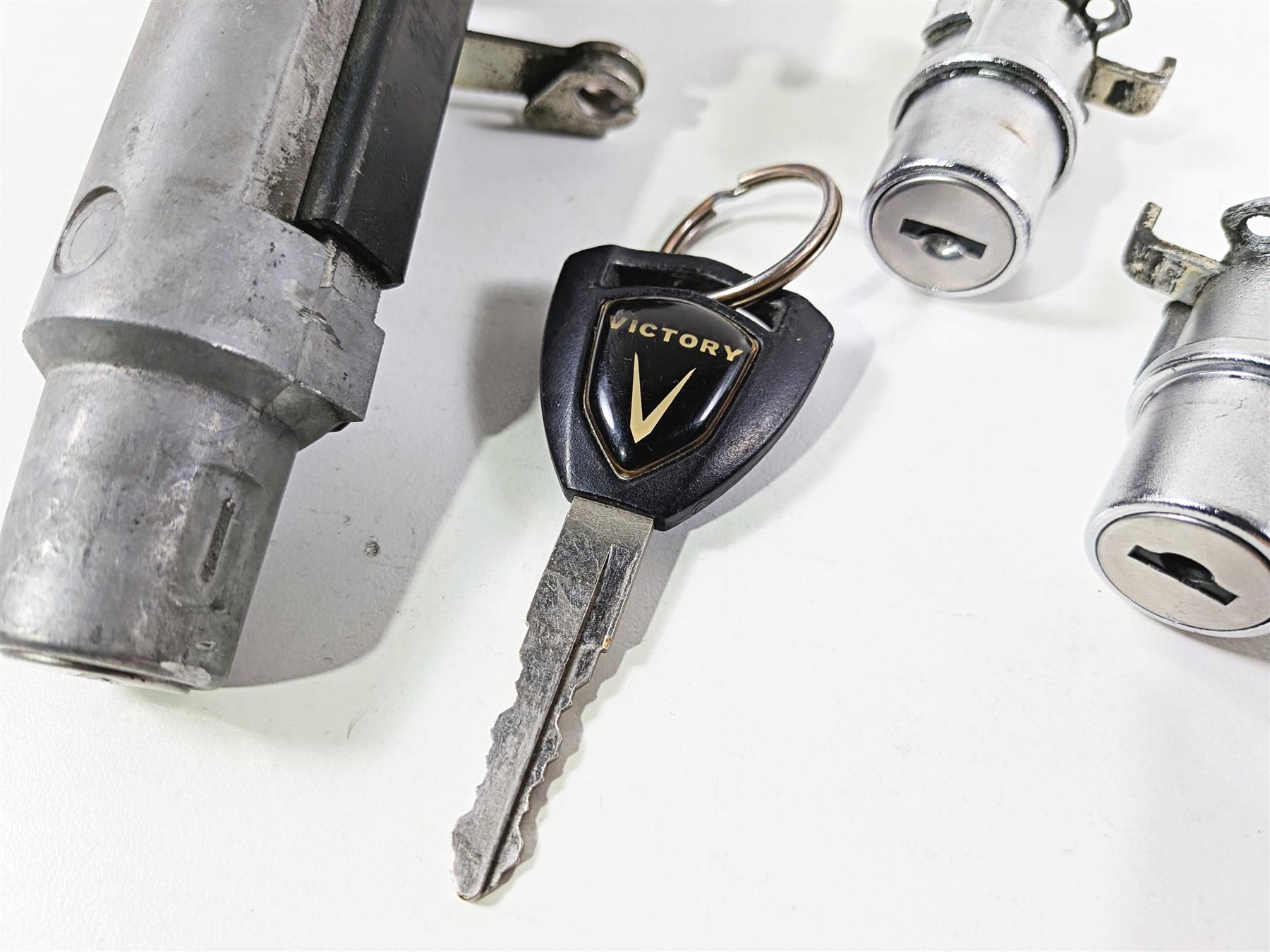 2013 Victory Vision Tour Ignition Switch Key Lock Set 1015982 {{ shop.shopifyCountryName }} - Mototech271