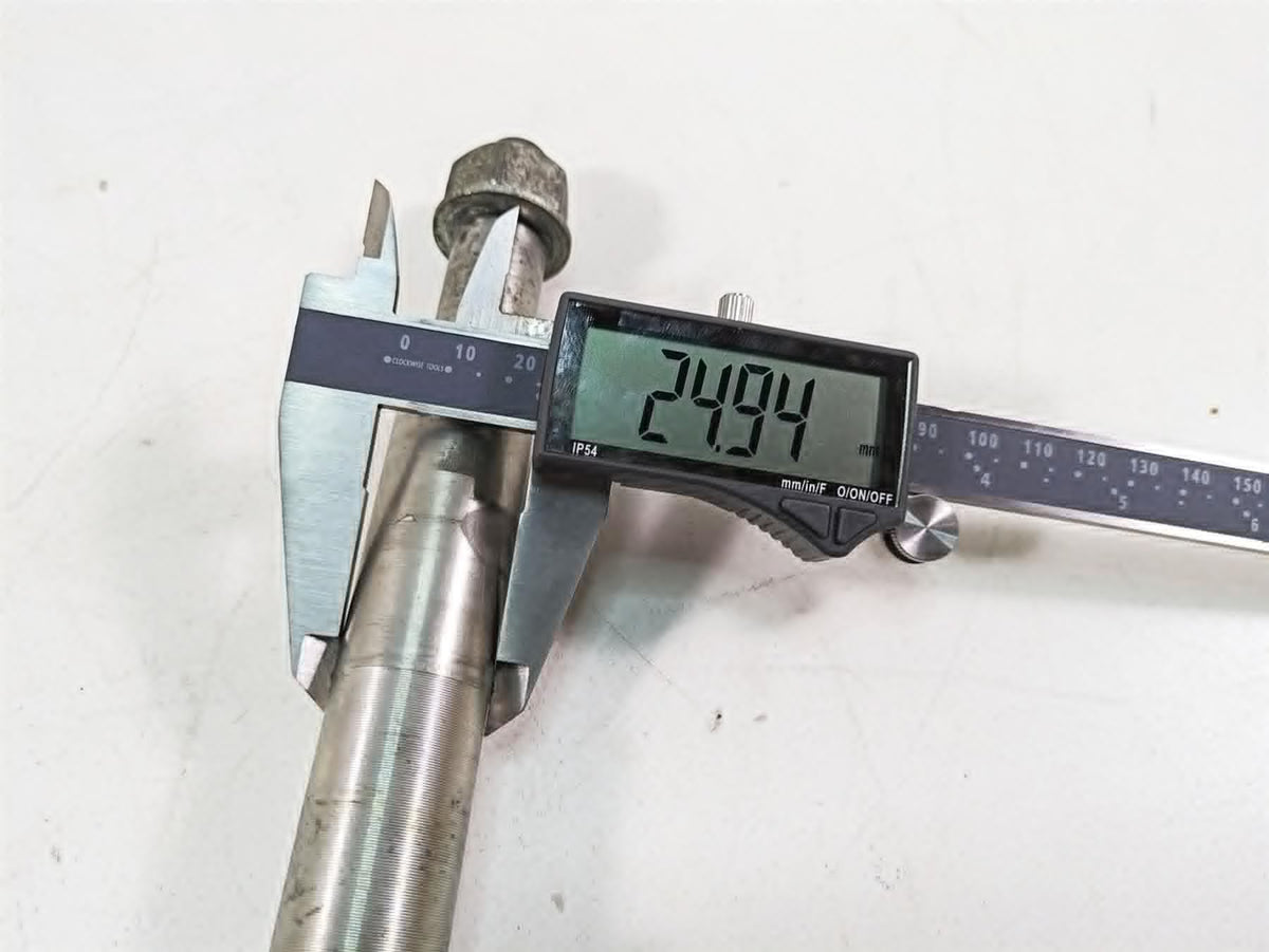 2009 Harley FXDC Dyna Super Glide Custom Front Axle Wheel Spindle 41628-08 {{ shop.shopifyCountryName }} - Mototech271