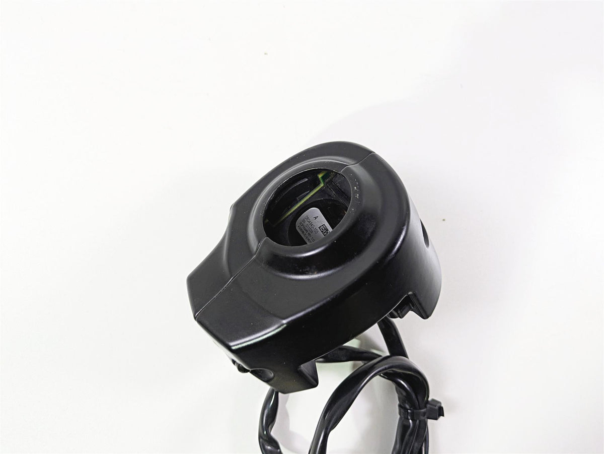 2016 Harley Touring FLHR Road King Right Hand Control Switch 71500127C {{ shop.shopifyCountryName }} - Mototech271