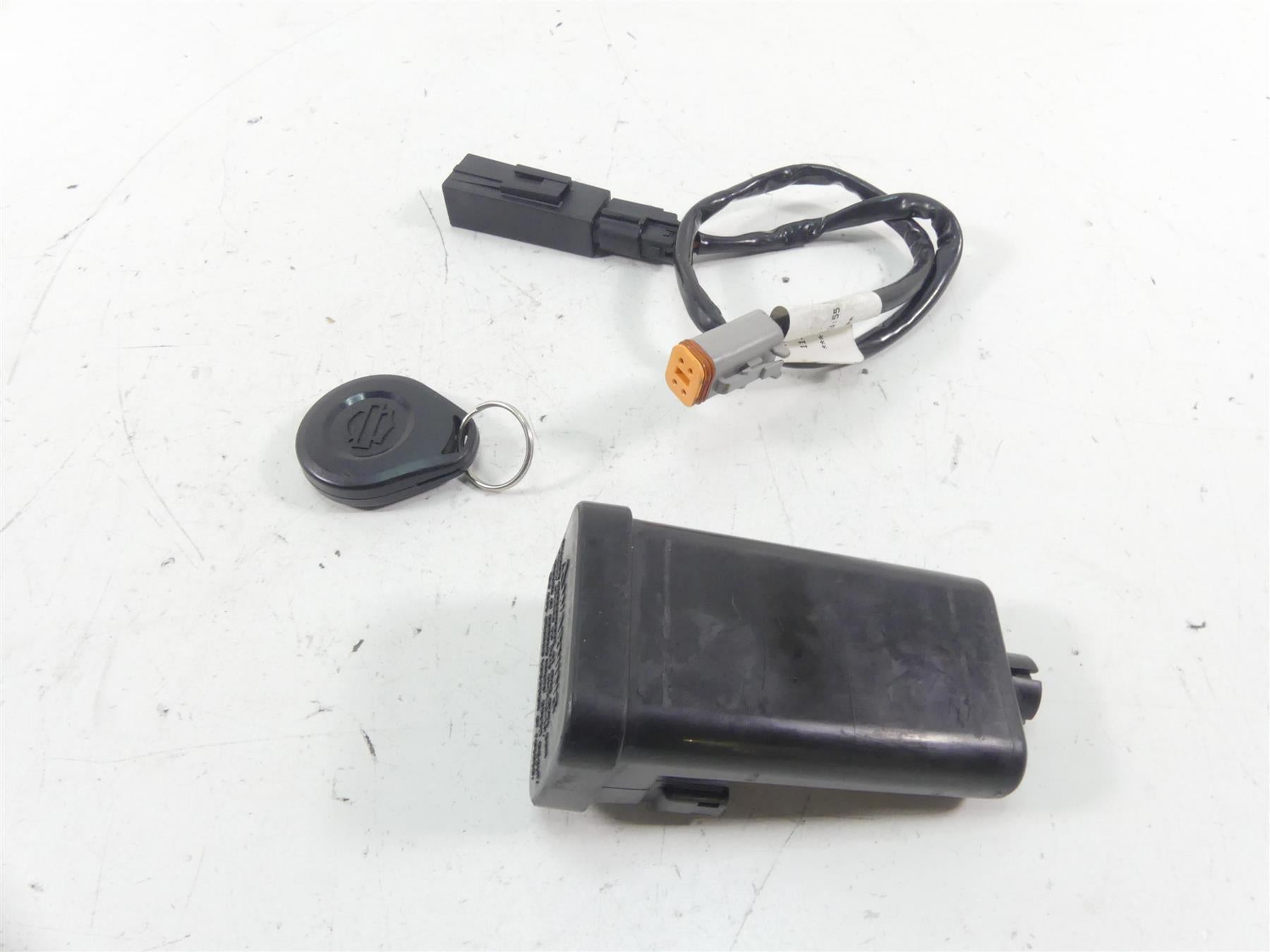 2012 Harley VRSCF Muscle Rod Tssm Turn Signal Security Module + Fob Key 69976-08 {{ shop.shopifyCountryName }} - Mototech271
