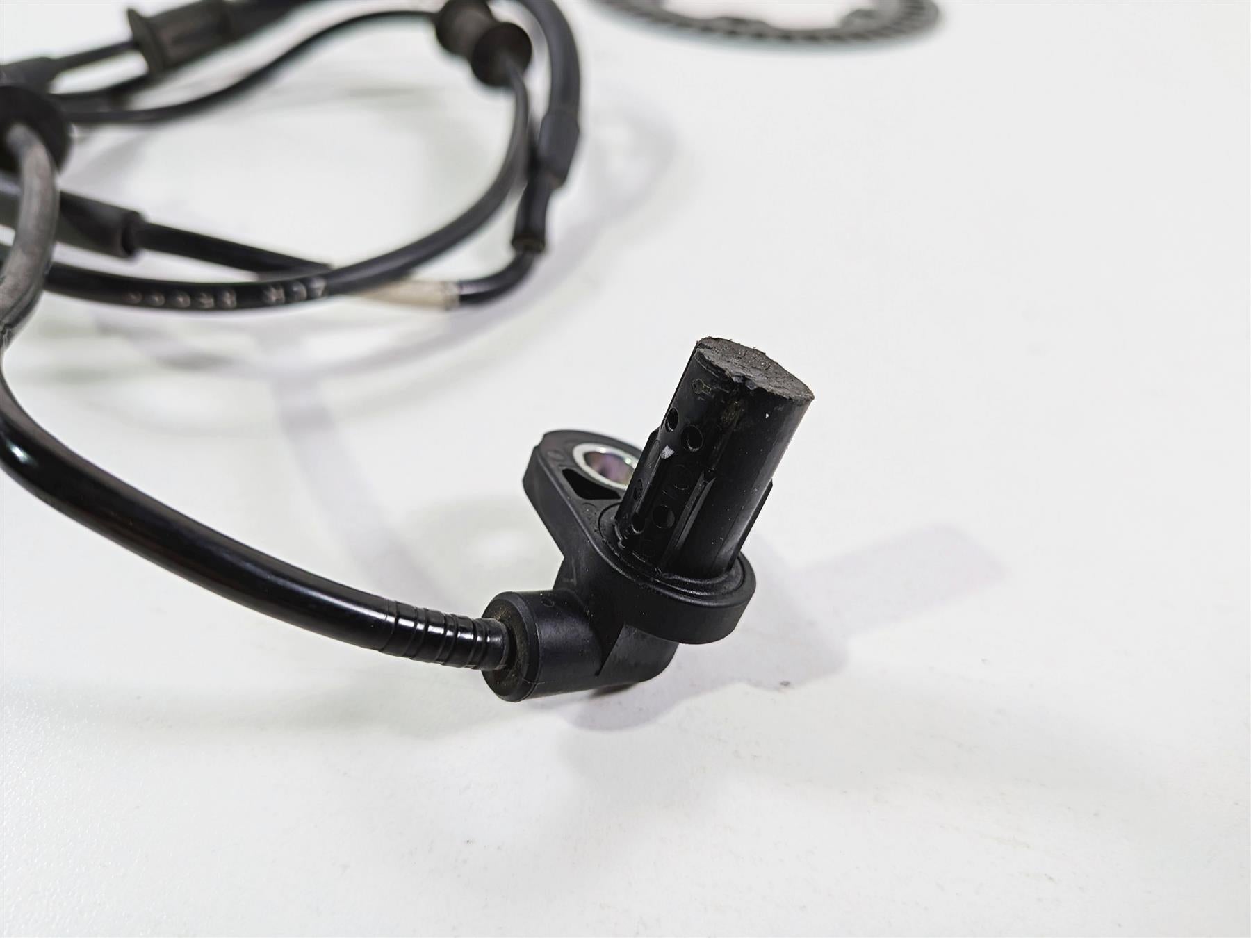 2024 Yamaha YZF R1 RN65 Rear Abs Brake Wheel Speed Sensor - Read 2CR-85980-01-00 {{ shop.shopifyCountryName }} - Mototech271