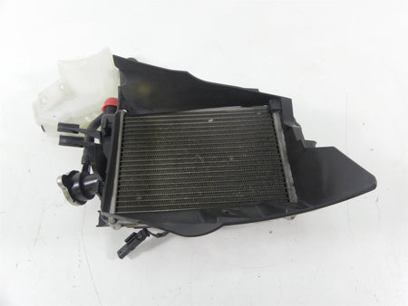 2016 BMW R1200GS K50 Right Side Radiator + Reservoir & Hoses Set 17118546416 {{ shop.shopifyCountryName }} - Mototech271