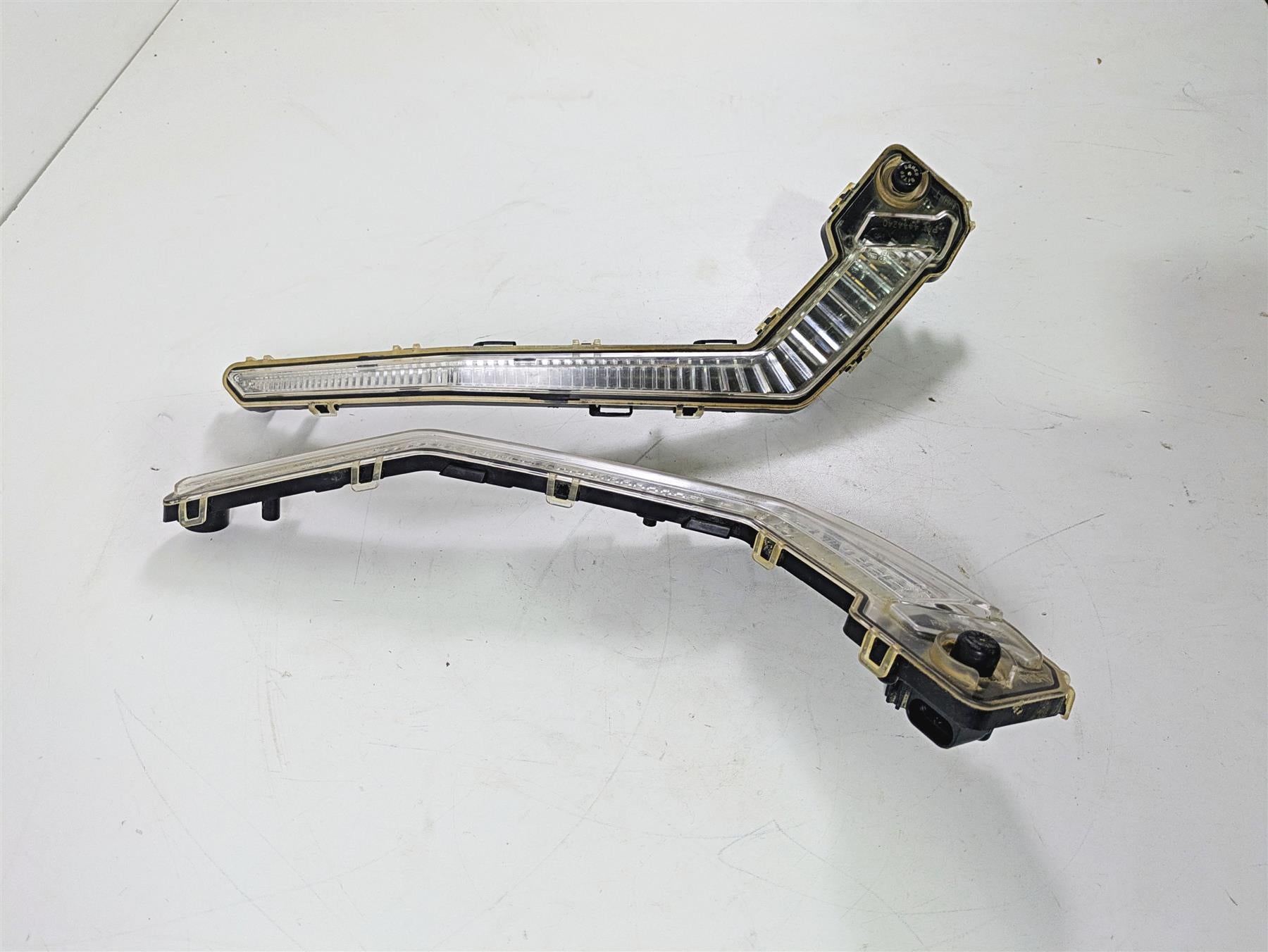 2020 Can Am Maverick X3 Turbo R STD Front Signature Running Light Set 710004994 {{ shop.shopifyCountryName }} - Mototech271