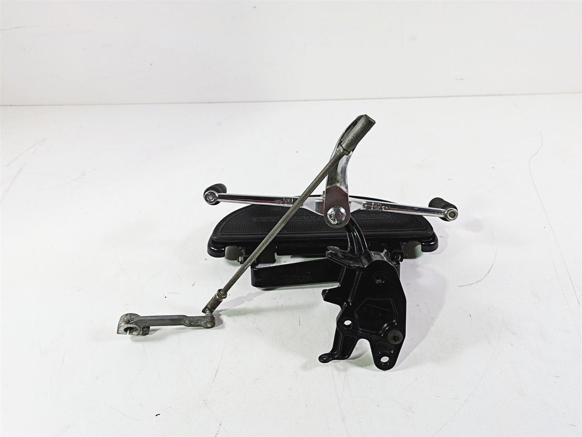 2008 Harley FLSTSB Cross Bones Left Floorboard & Shifter Set 33630-07A 33895-82E {{ shop.shopifyCountryName }} - Mototech271