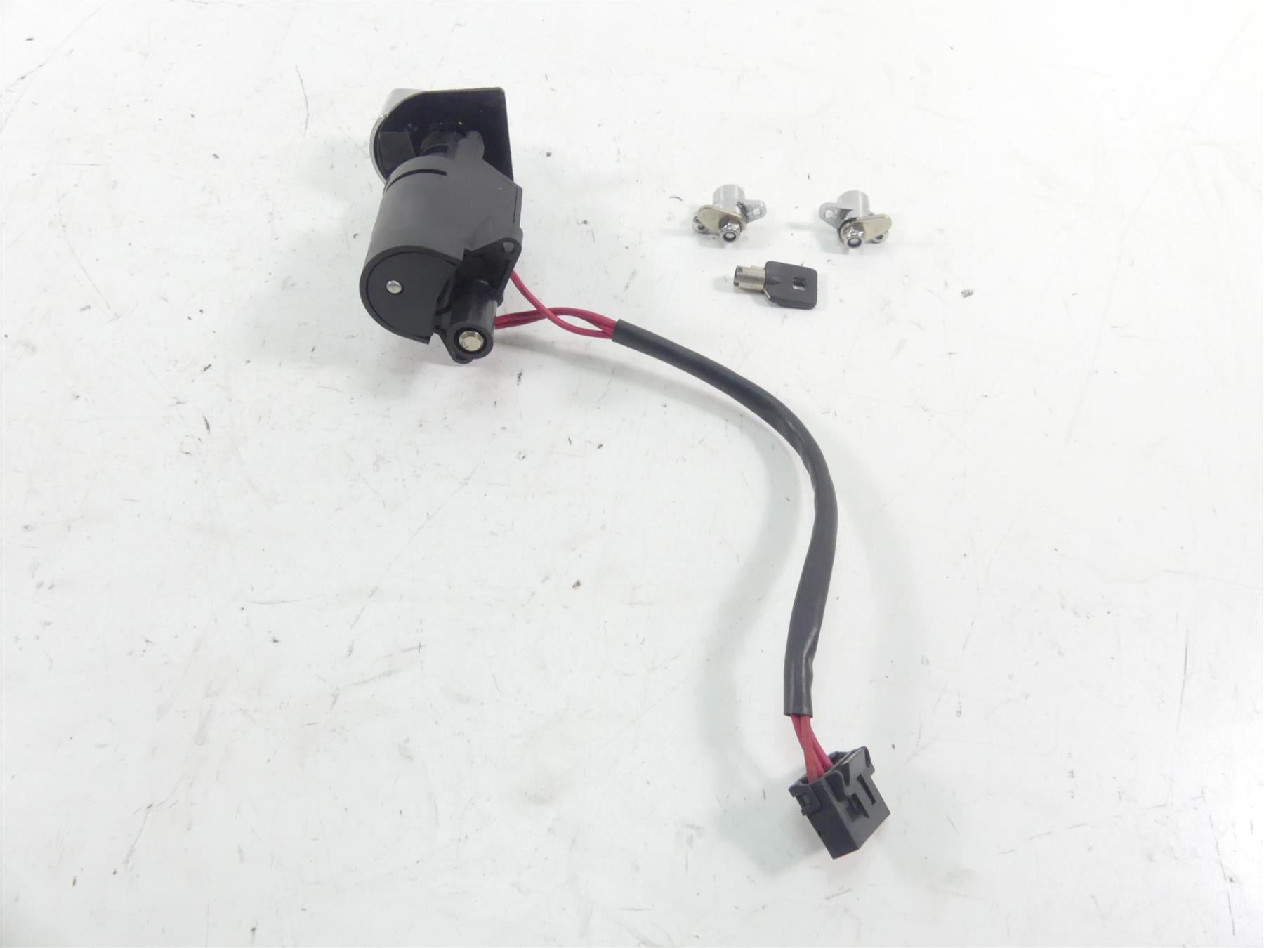 2005 Harley Touring CVO FLHTCSE Electra Glide Ignition Switch Key Lock 71640-99 {{ shop.shopifyCountryName }} - Mototech271