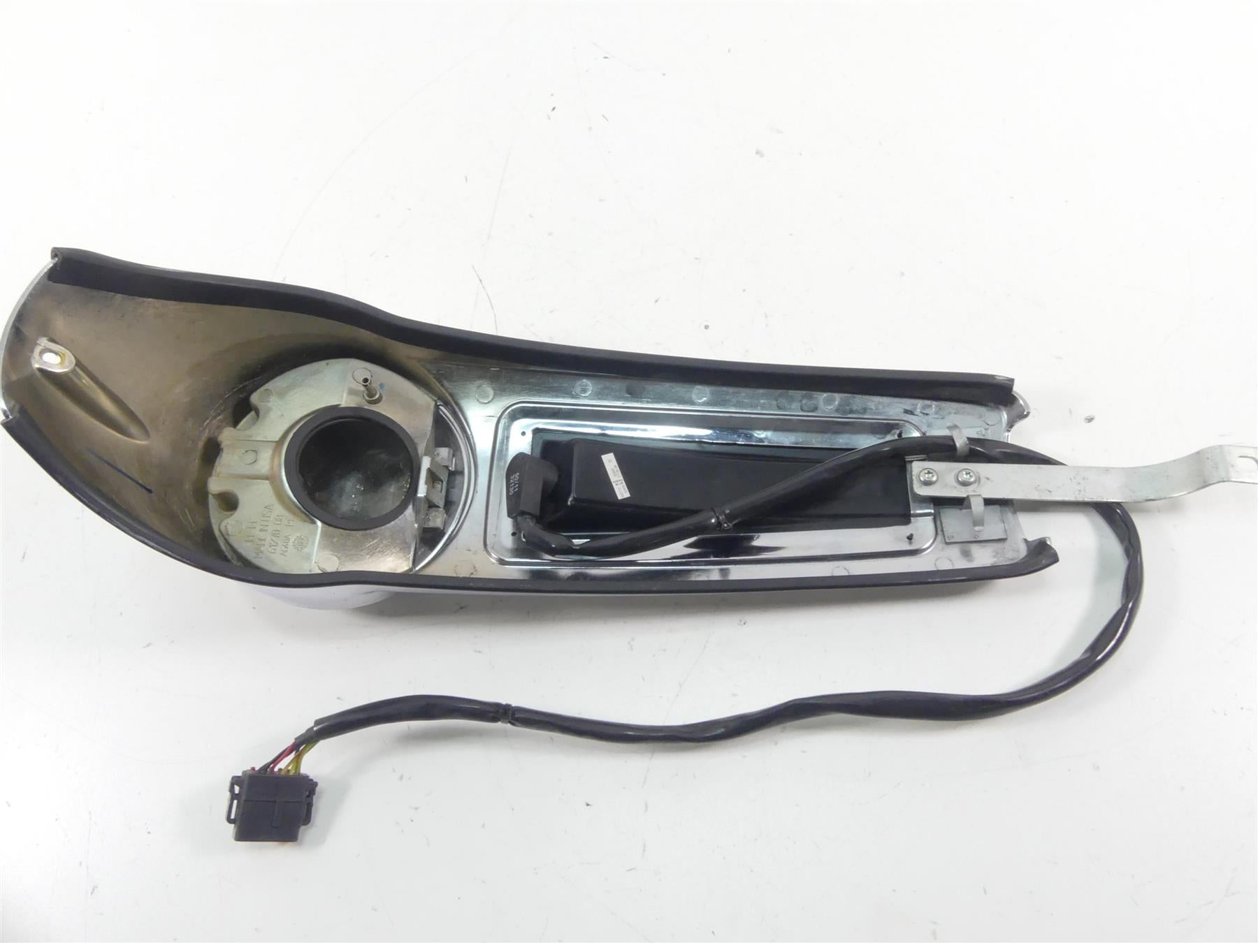 2012 Harley Touring FLHTK Electra Glide Fuel Gas Tank Dash Cover 61270-08 {{ shop.shopifyCountryName }} - Mototech271