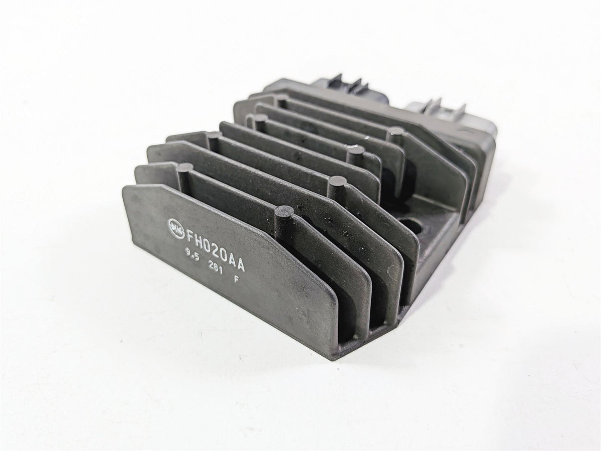 2020 Triumph Street Triple 765RS Rectifier Voltage Regulator T1300675 FH020AA-Mototech271