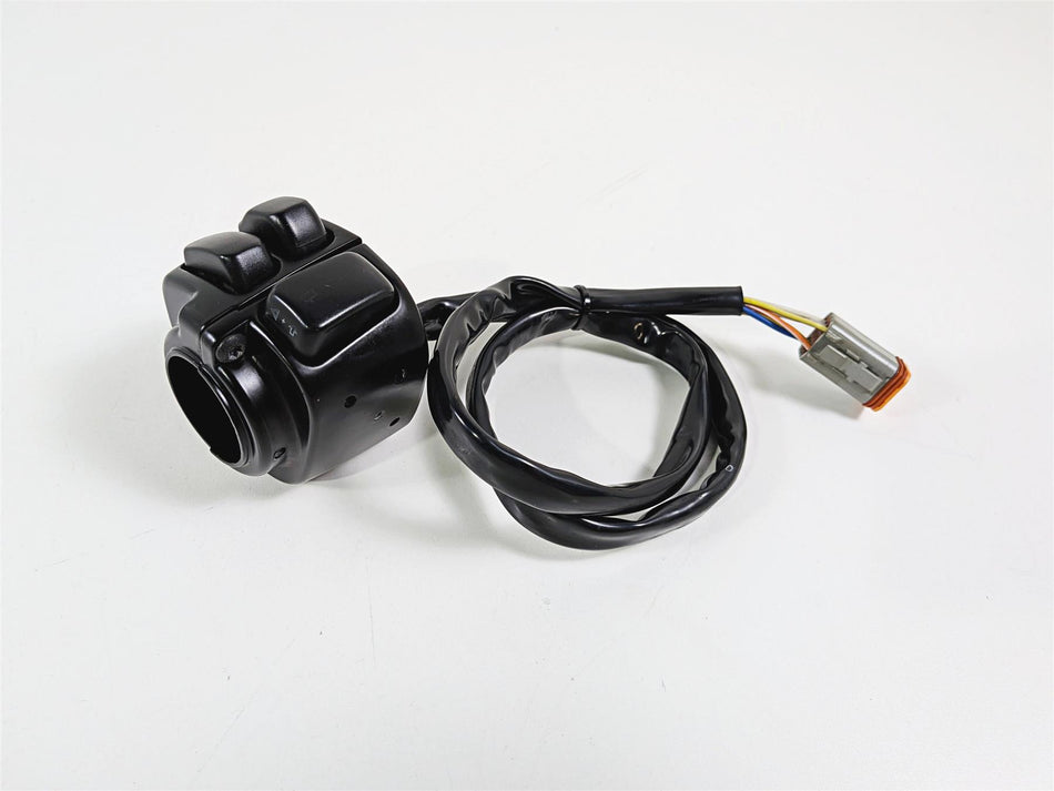 2006 Harley Sportster XL883 Low Left Hand Control Switch 71682-06A 71685-06A {{ shop.shopifyCountryName }} - Mototech271