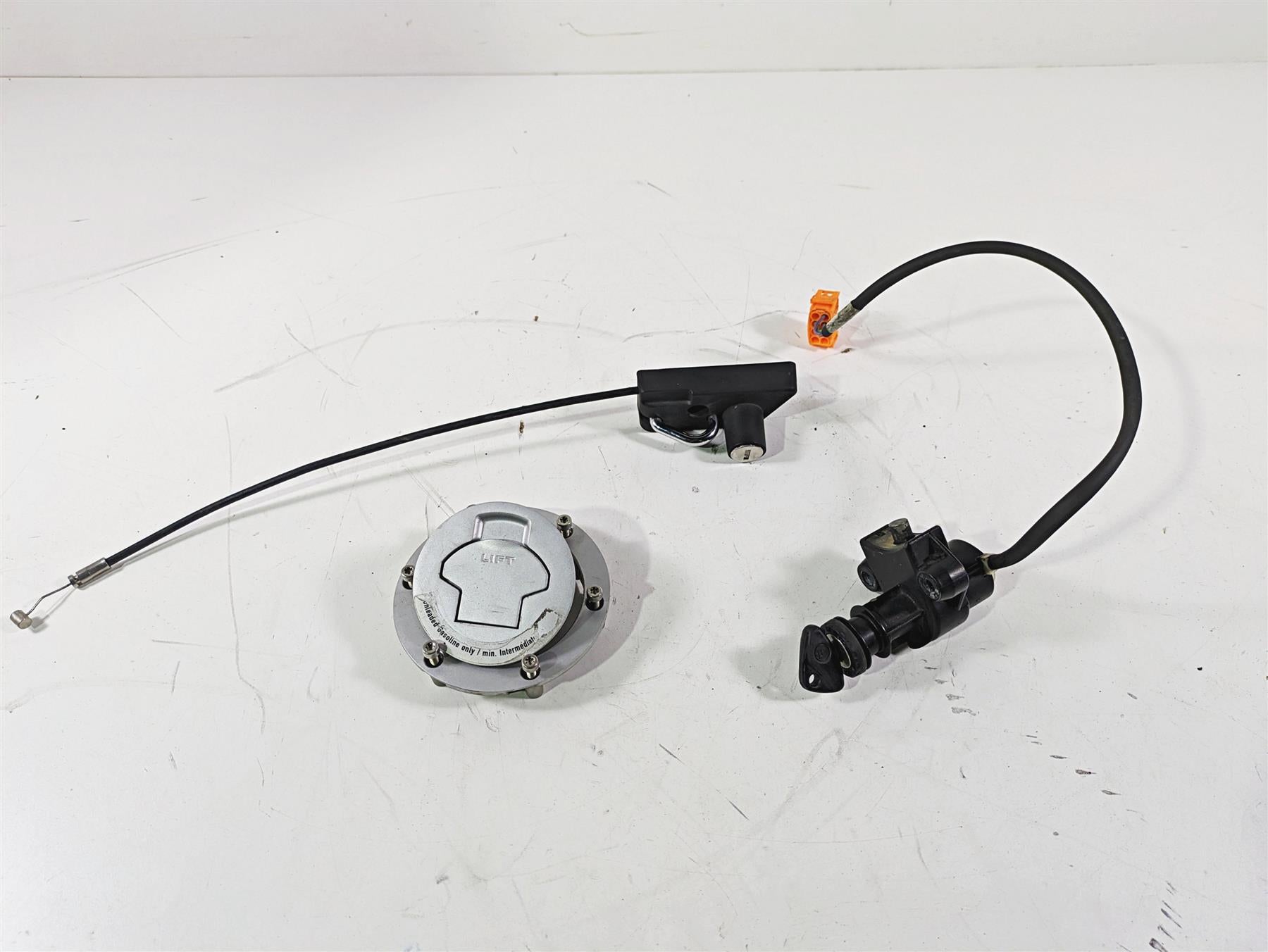 2004 BMW R1150GS R21 Ignition Switch Key Lock Set 51252313183 {{ shop.shopifyCountryName }} - Mototech271