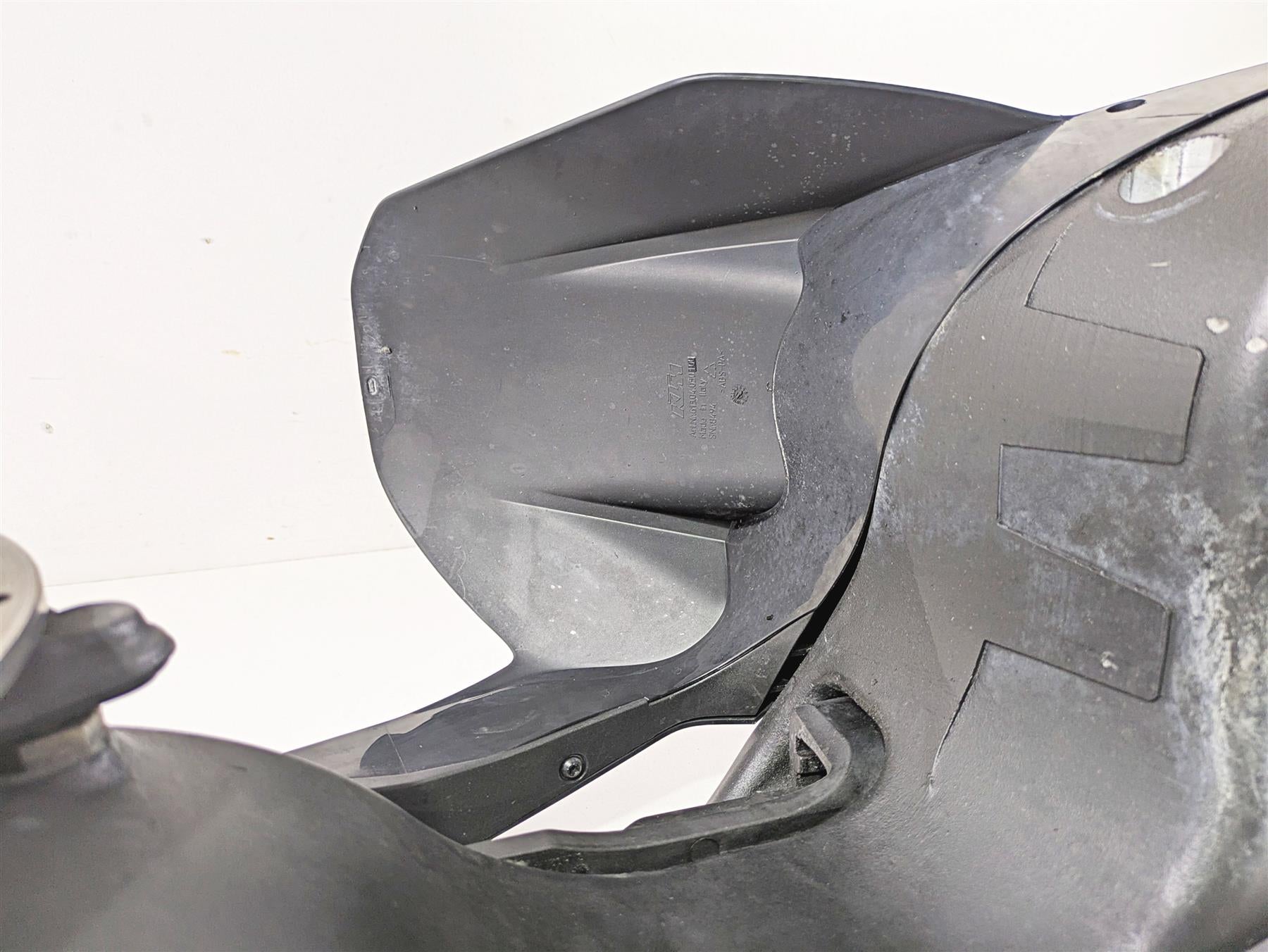 2018 KTM 1290 Super Duke R Swingarm Swing Arm & Axle 6130403004433 {{ shop.shopifyCountryName }} - Mototech271