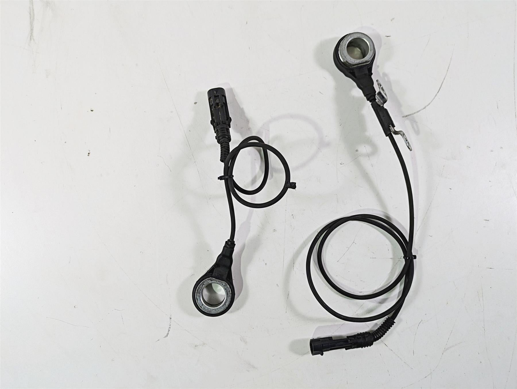 2017 Harley Touring FLHTKSE CVO E-Glide Abs Wheel Speed Sensors Set 32700015 {{ shop.shopifyCountryName }} - Mototech271
