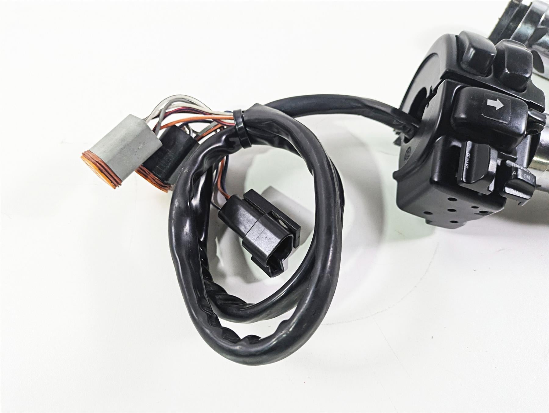 1996 Harley Touring FLHTCUI Electra Glide Right Hand Control Switch 71684-06A {{ shop.shopifyCountryName }} - Mototech271