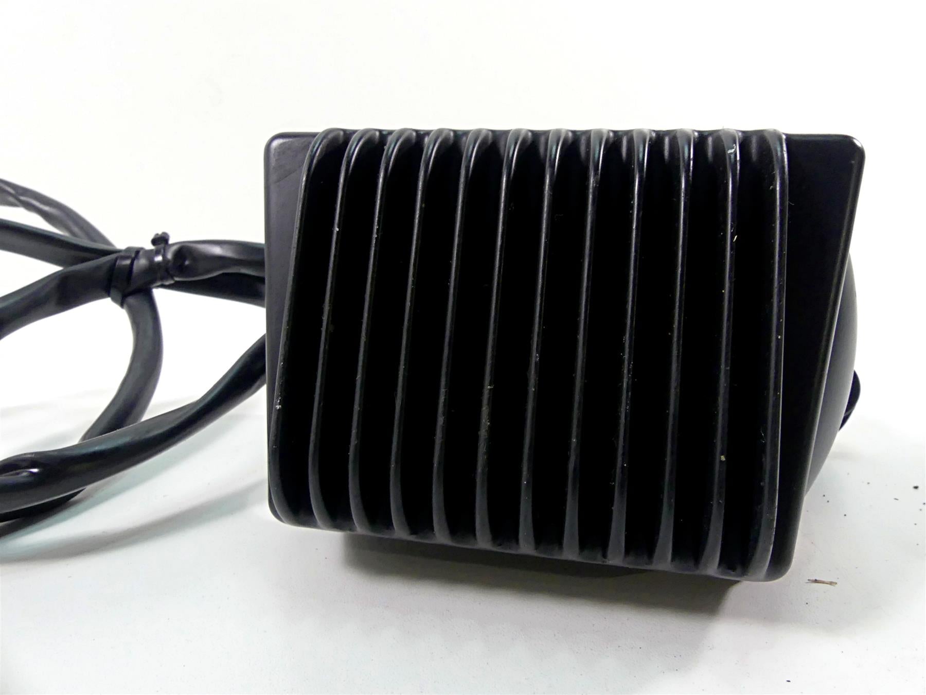 2003 Harley Touring FLHTCI E-Glide 100TH Rectifier Voltage Regulator 74505-02 {{ shop.shopifyCountryName }} - Mototech271