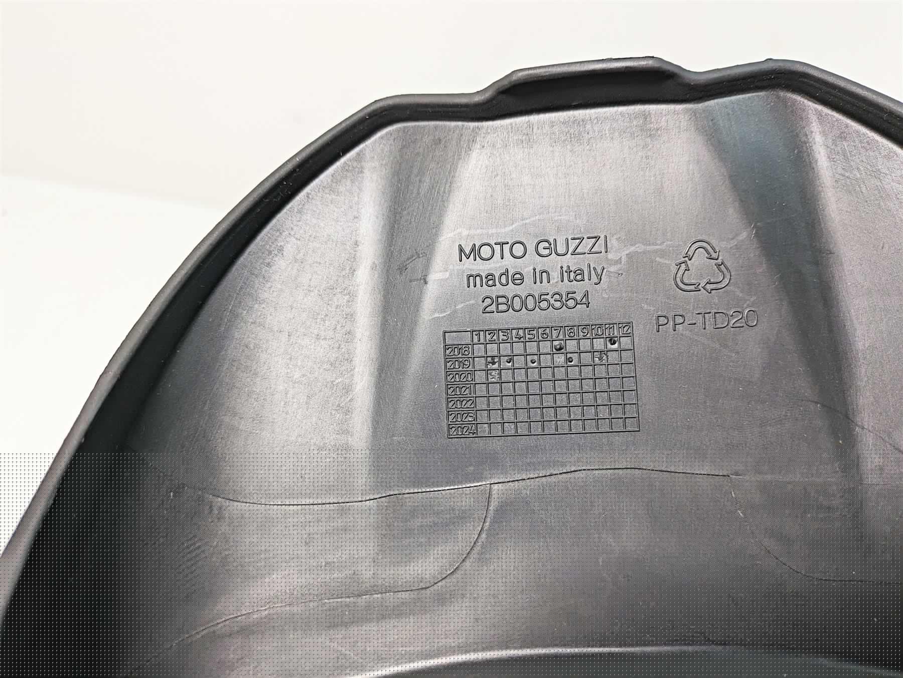 2020 Moto Guzzi V85 TT Adventure Rear Tail Side Cover Fairing Set -Read 2B005352 {{ shop.shopifyCountryName }} - Mototech271