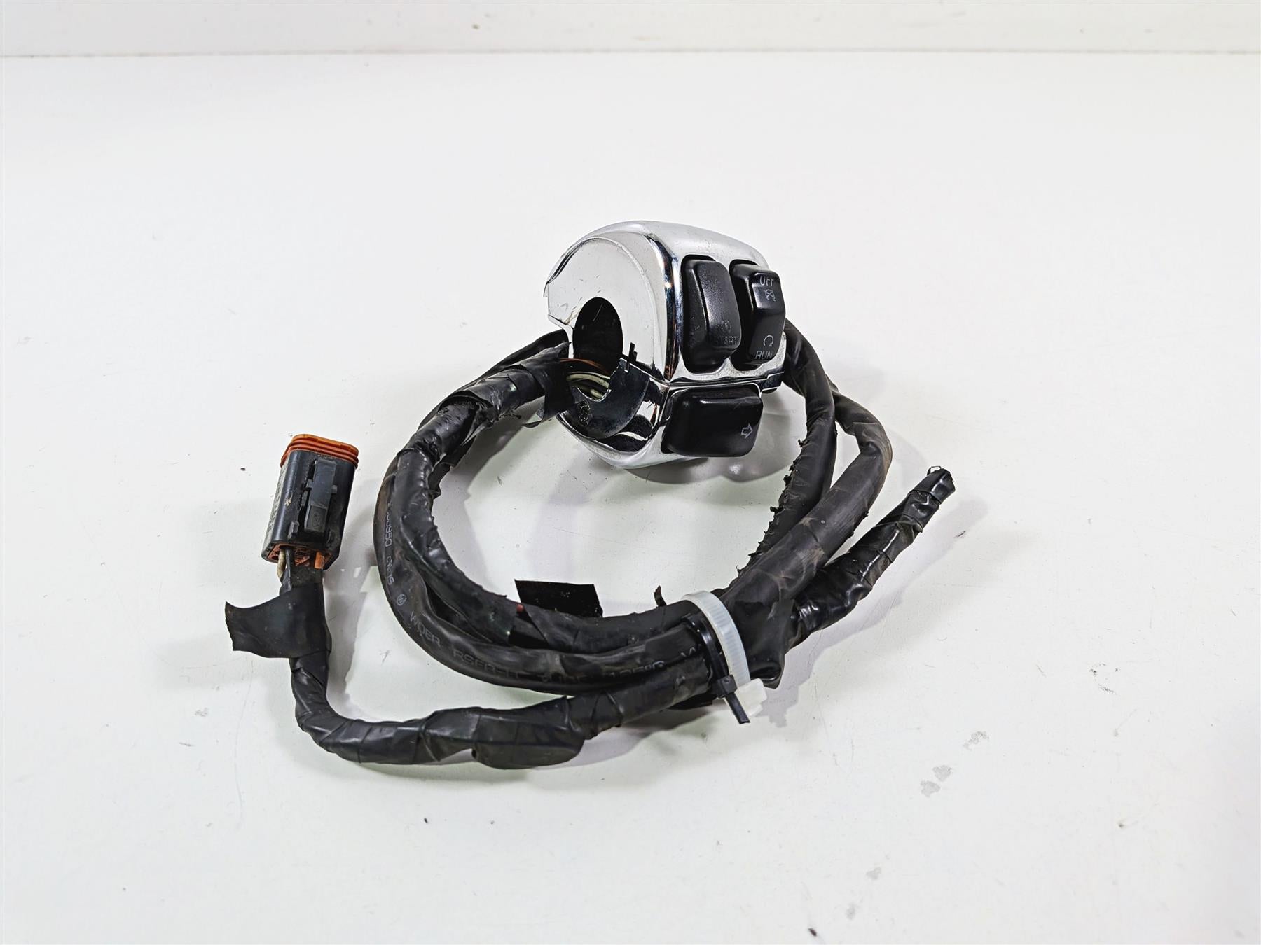 2001 Harley FLHRCI Road King Right Hand Control Switch - Read 71684-06A {{ shop.shopifyCountryName }} - Mototech271