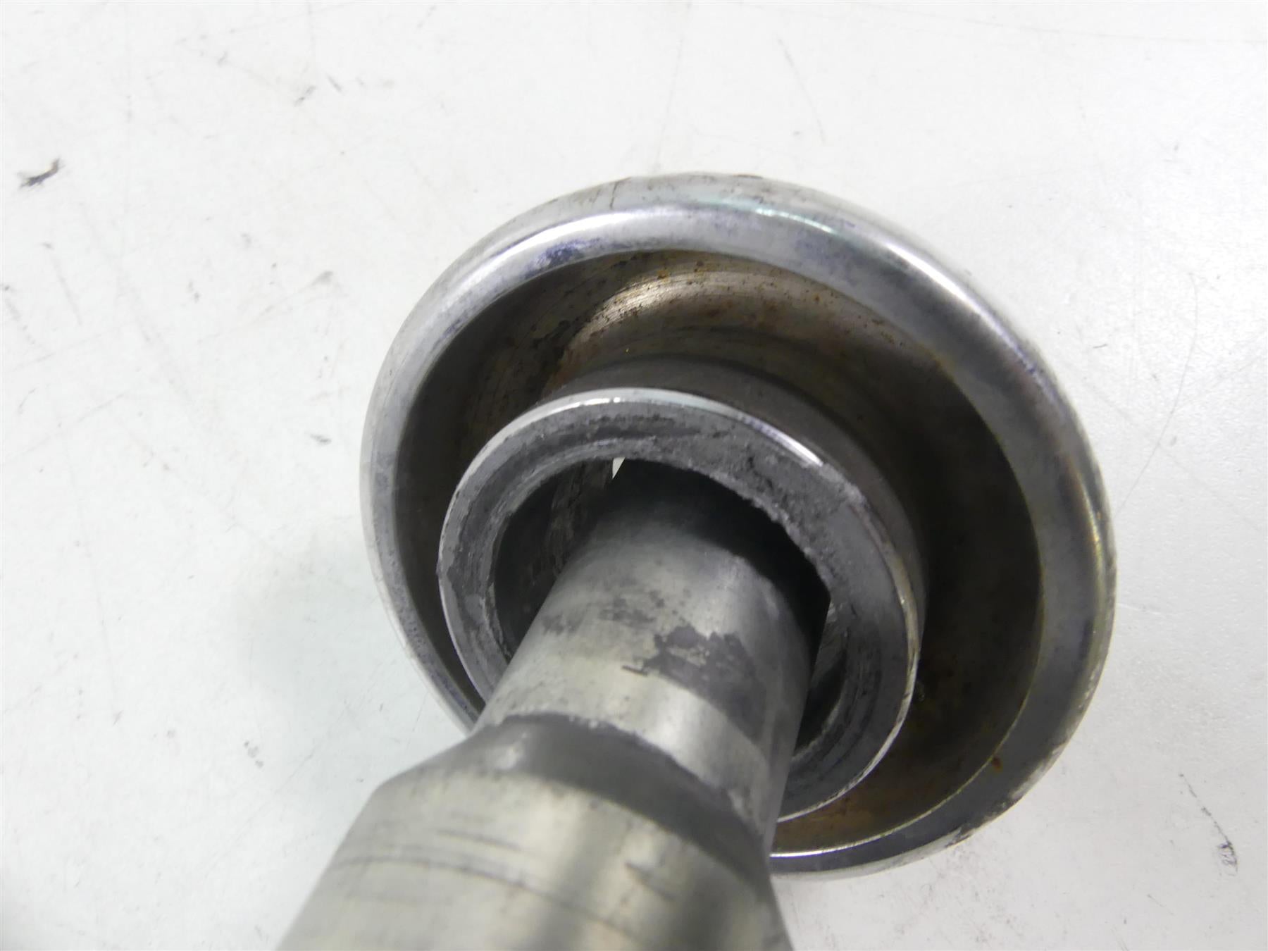 2005 Harley Touring CVO FLHTCSE Electra Glide Front Axle Wheel Spindle 43364-00 {{ shop.shopifyCountryName }} - Mototech271