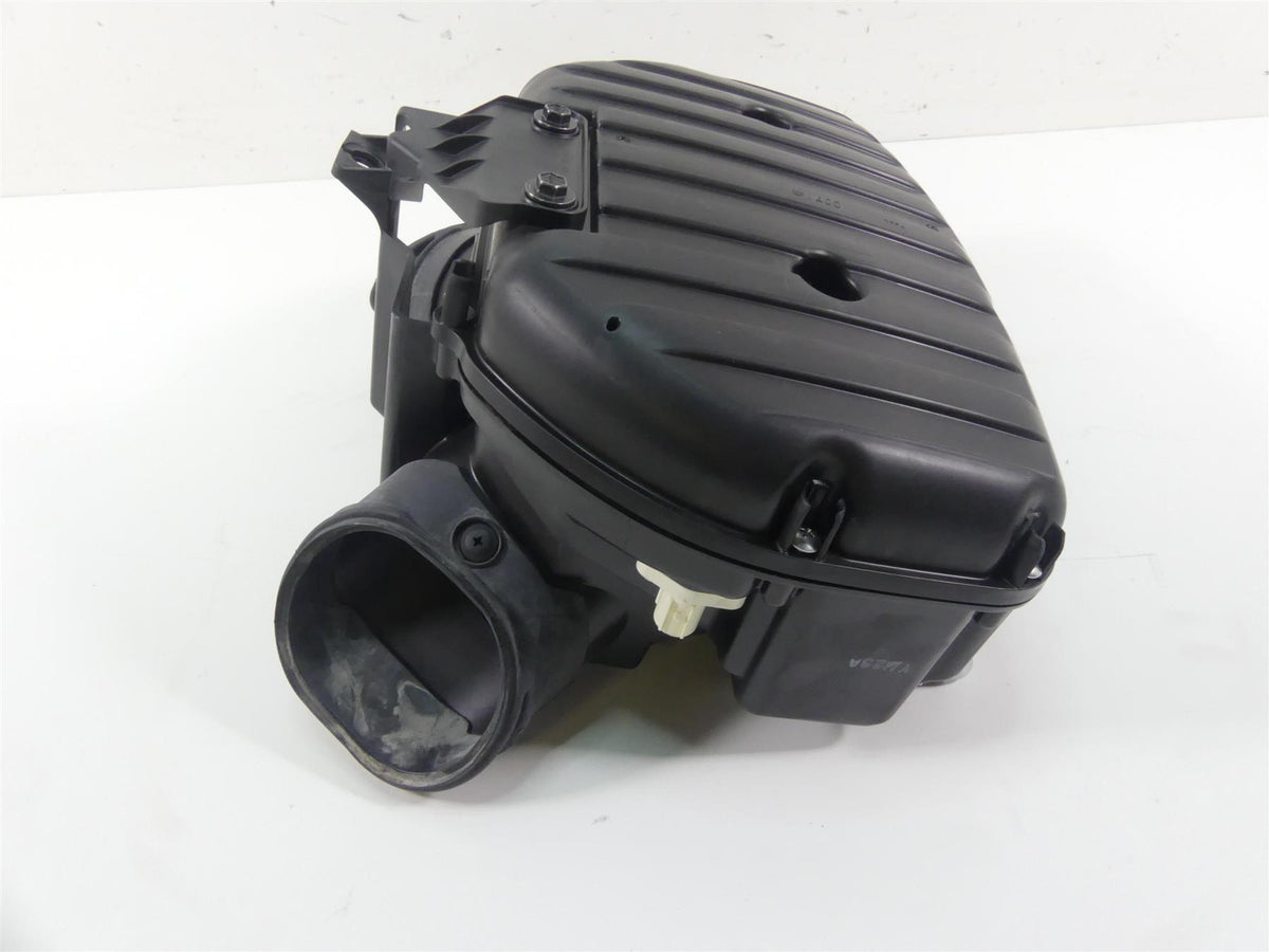 2022 Suzuki GSXR750 Air Box Cleaner Breather Filter Box 13720-14J01 {{ shop.shopifyCountryName }} - Mototech271