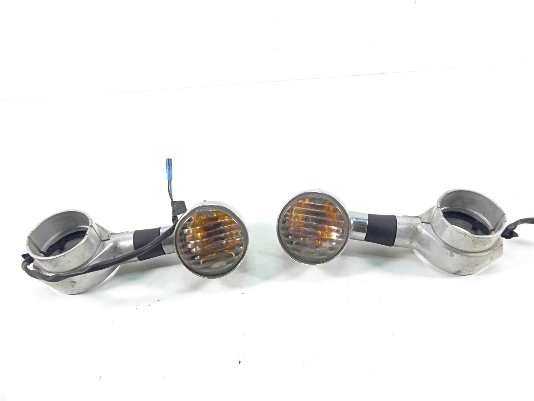 2007 Honda VTX1800 T2 Front Blinker & Clamp Set 33400-MCV-R11 33450-MCV-R11 | Mototech271