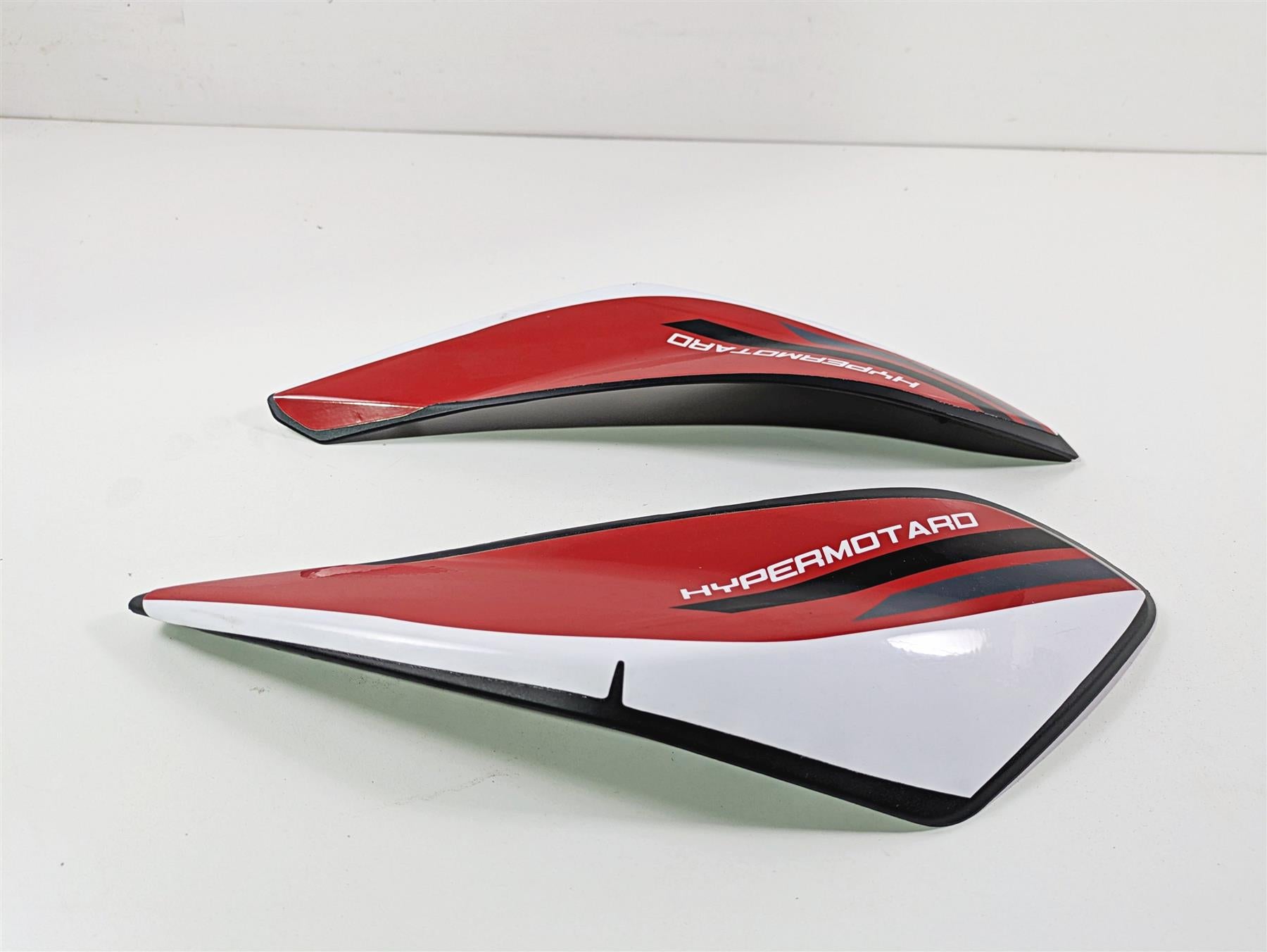 2022 Ducati Hypermotard 950 Rear Upper Tail Side Cover Fairing Set 48019543A {{ shop.shopifyCountryName }} - Mototech271