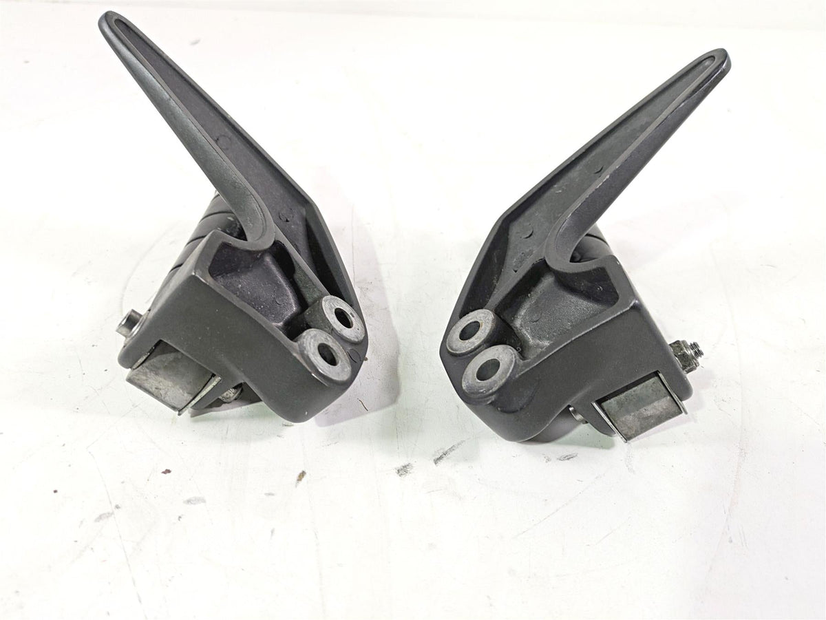 2008 Yamaha XVS1300 V-Star Tourer Rear Passenger Footpeg Set 3D8-27430-00-00 {{ shop.shopifyCountryName }} - Mototech271