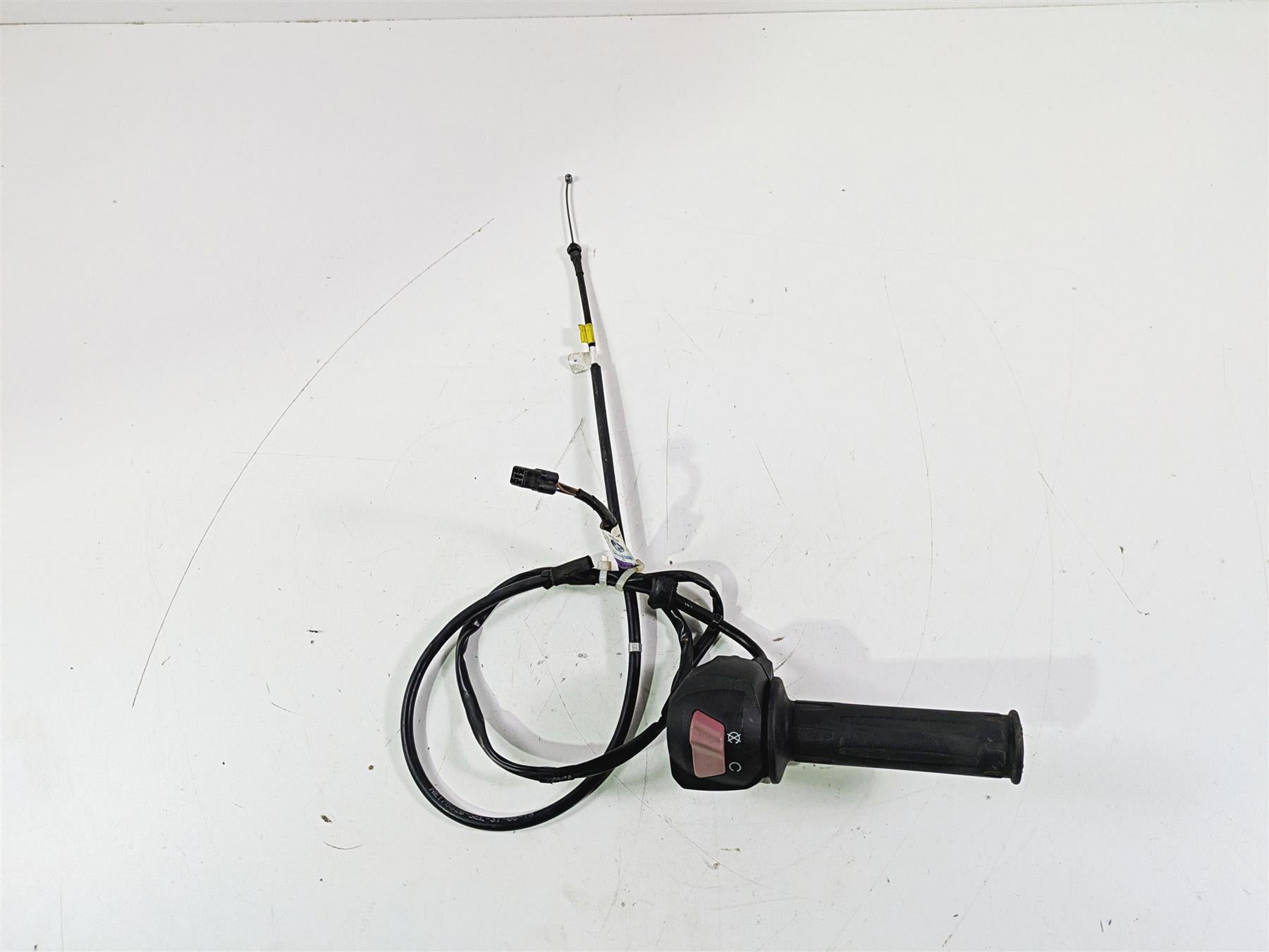 2019 BMW G310GS K02 Right Hand Stat Stop Throttle Control Switch 61318545350 {{ shop.shopifyCountryName }} - Mototech271